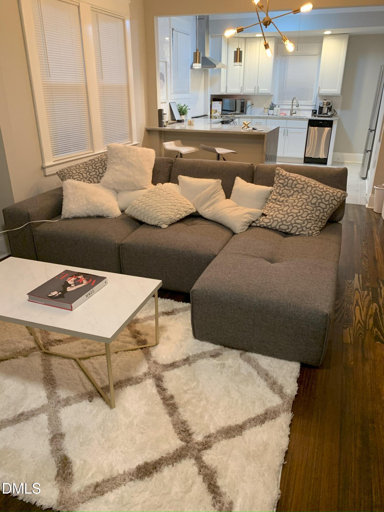 913 S Person Street Property Photo 3