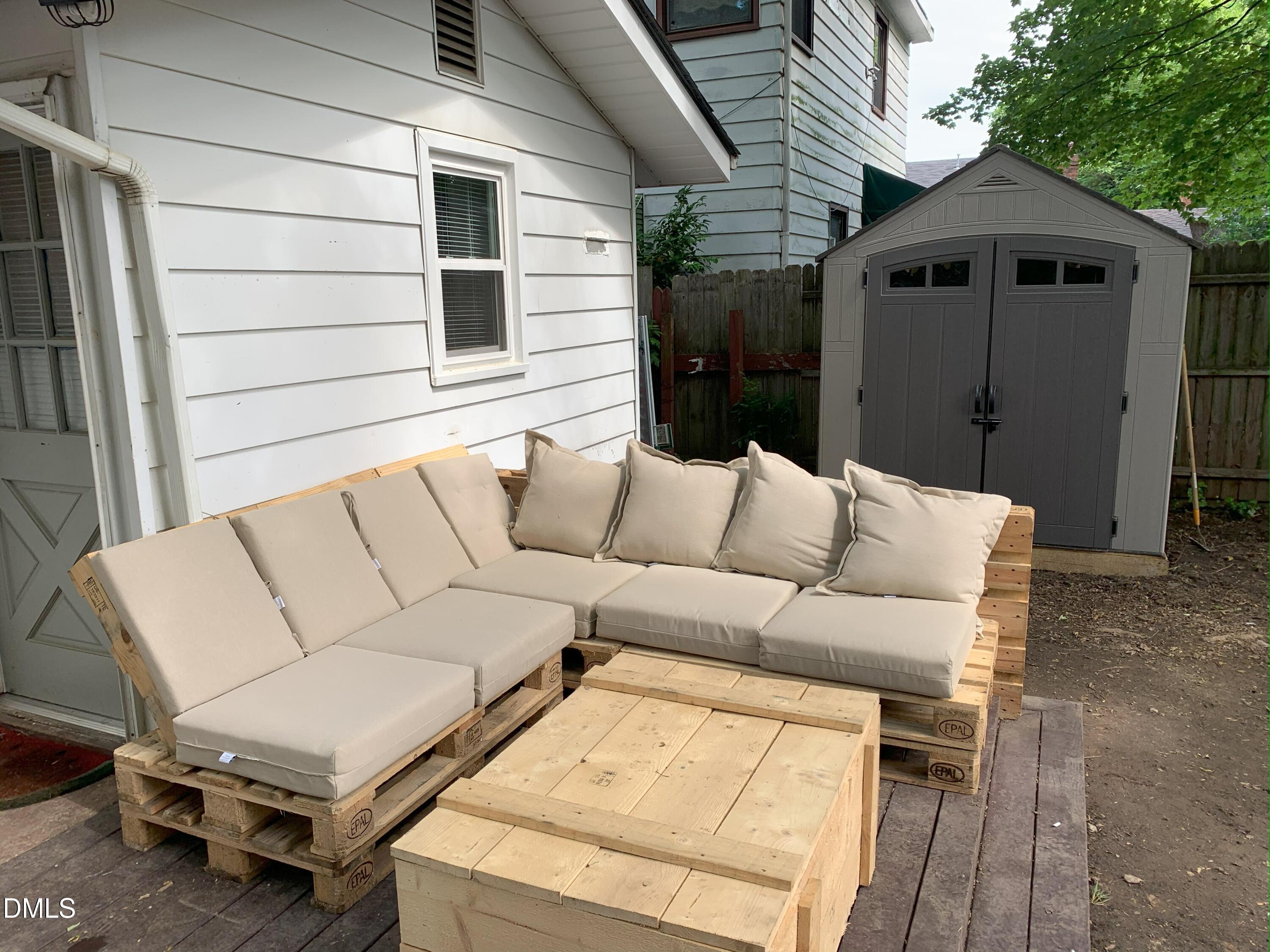 913 S Person Street Property Photo 6
