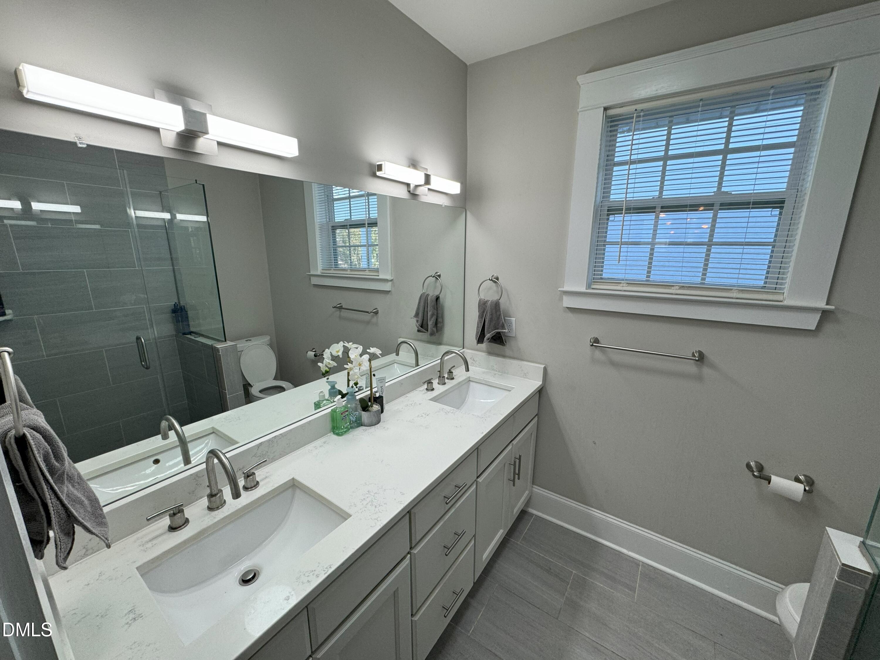 913 S Person Street Property Photo 7