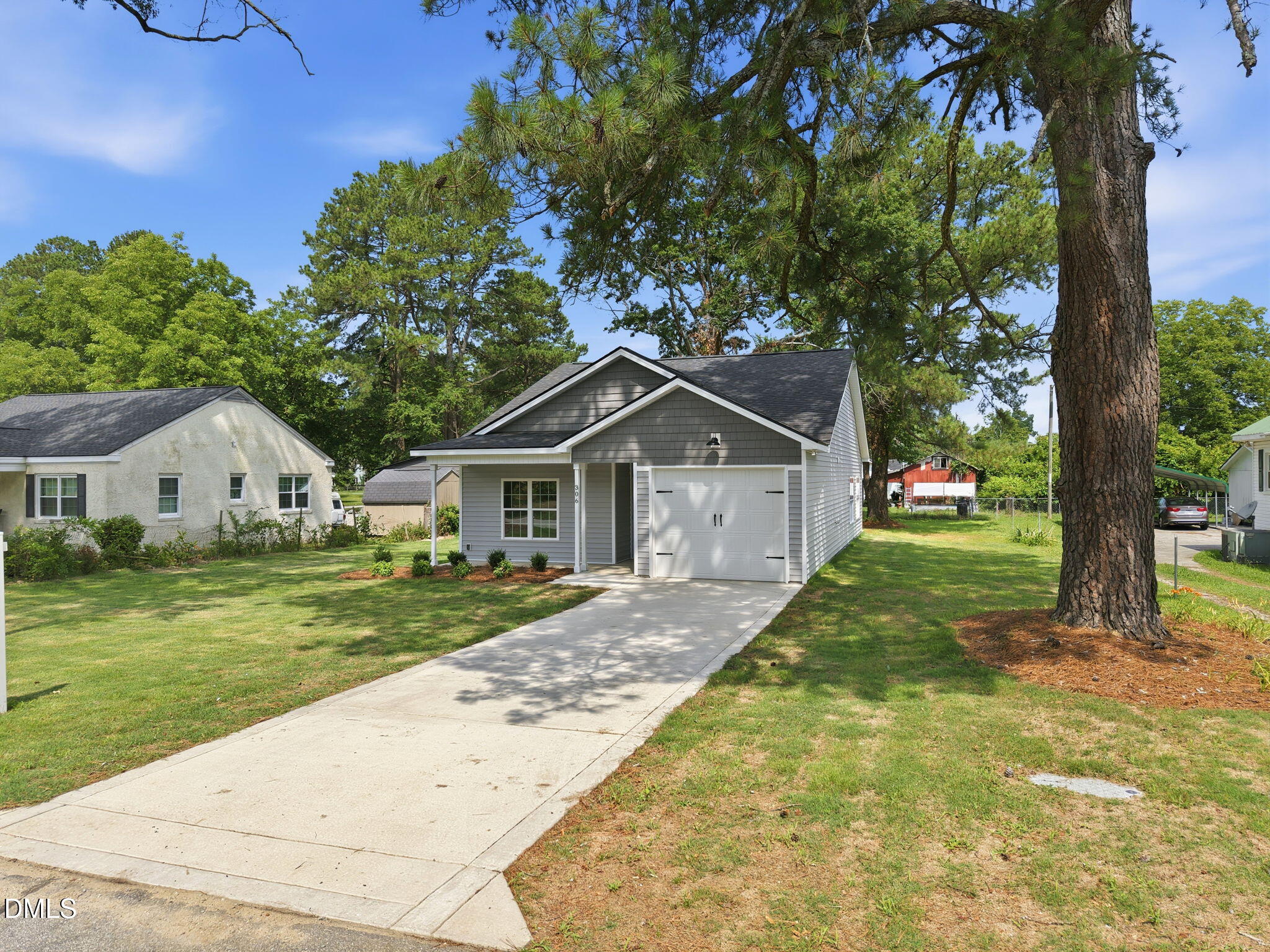 306 S Washington Avenue Property Photo 4