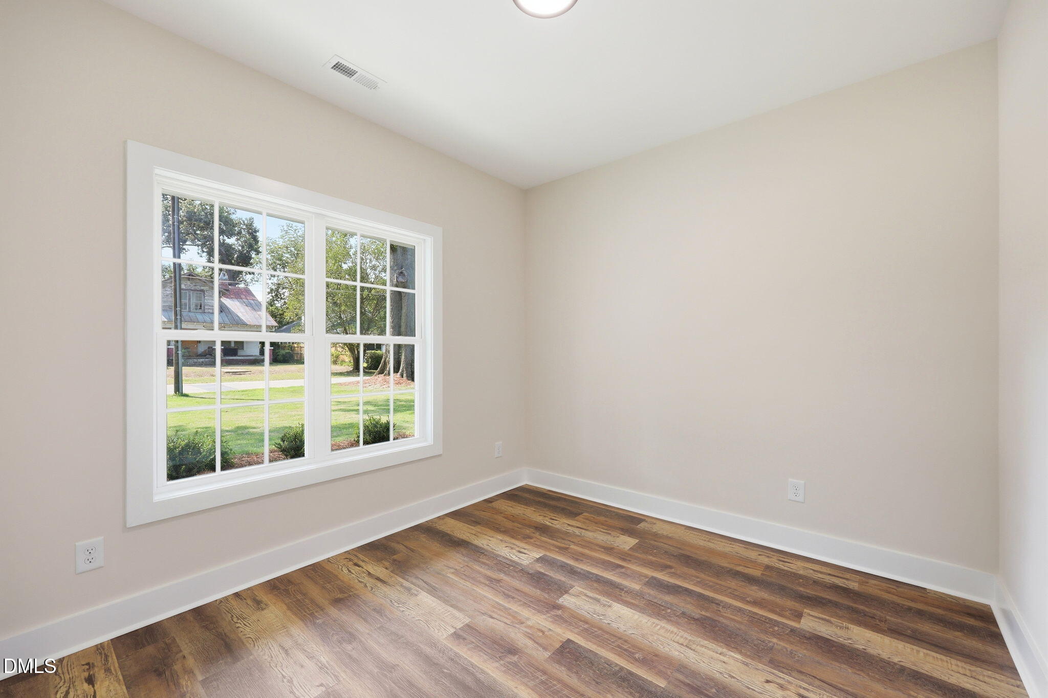 306 S Washington Avenue Property Photo 13