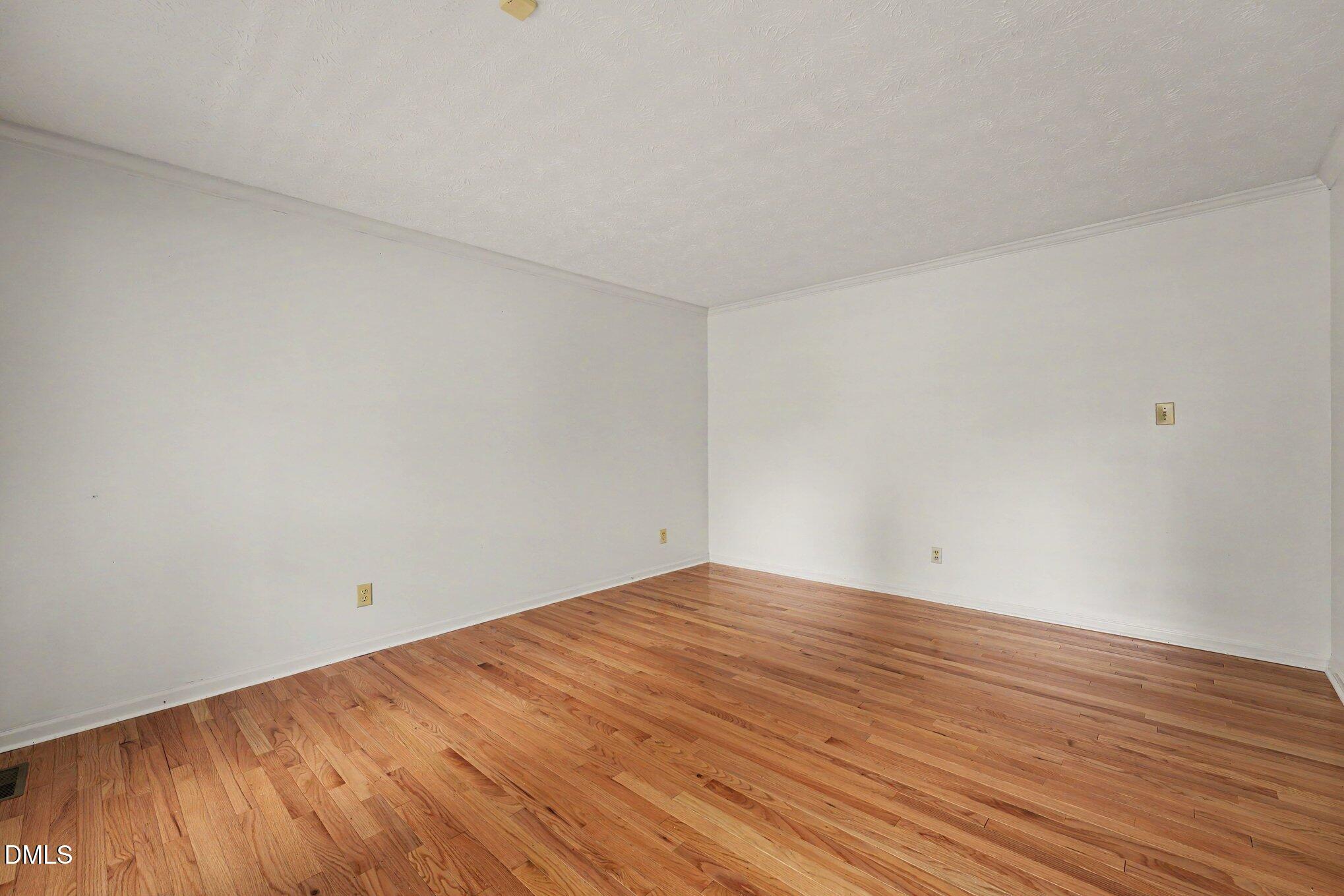 1987 Penrose Drive Property Photo 6