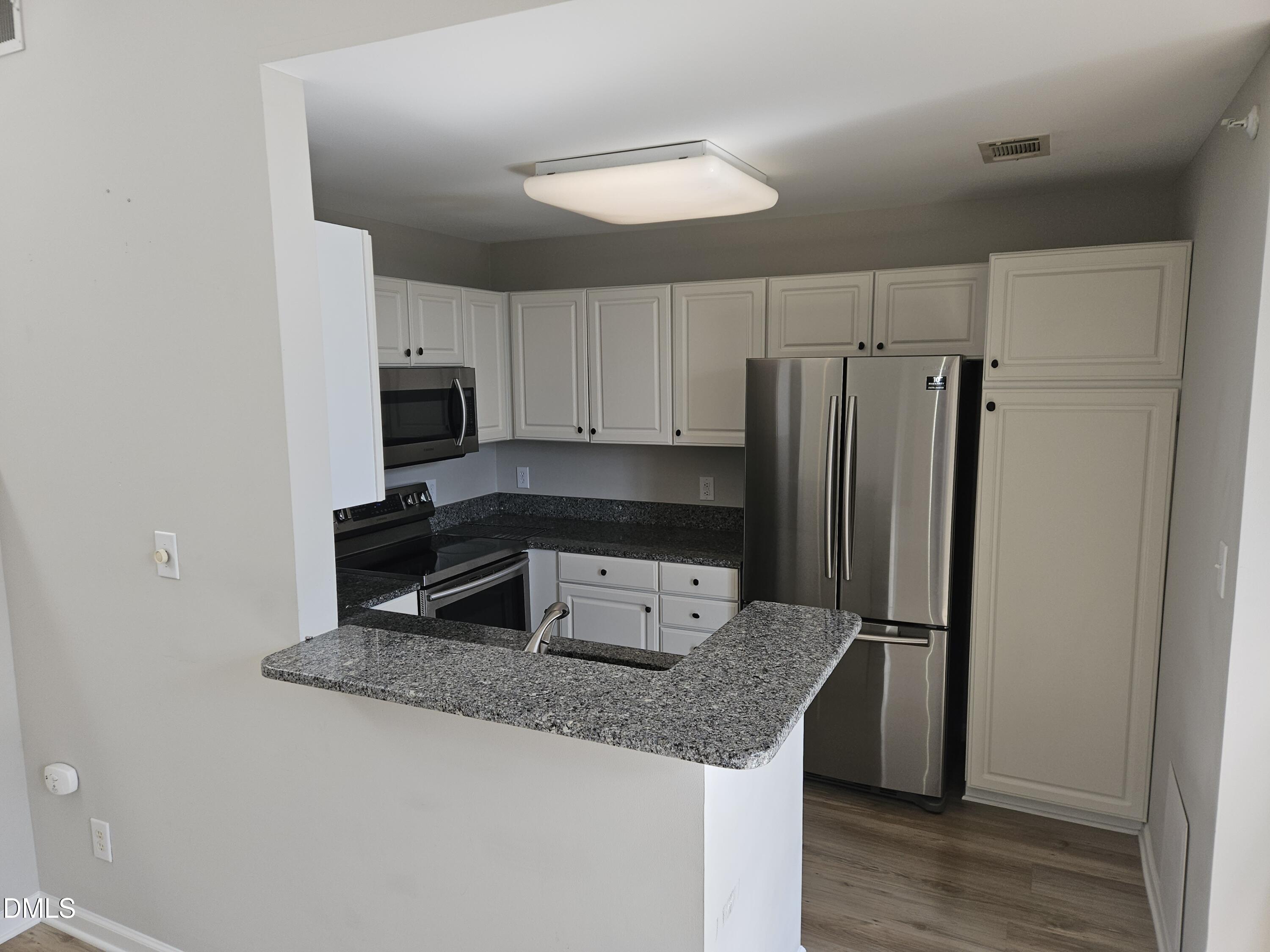 320 W Martin Street 204 Property Photo 4