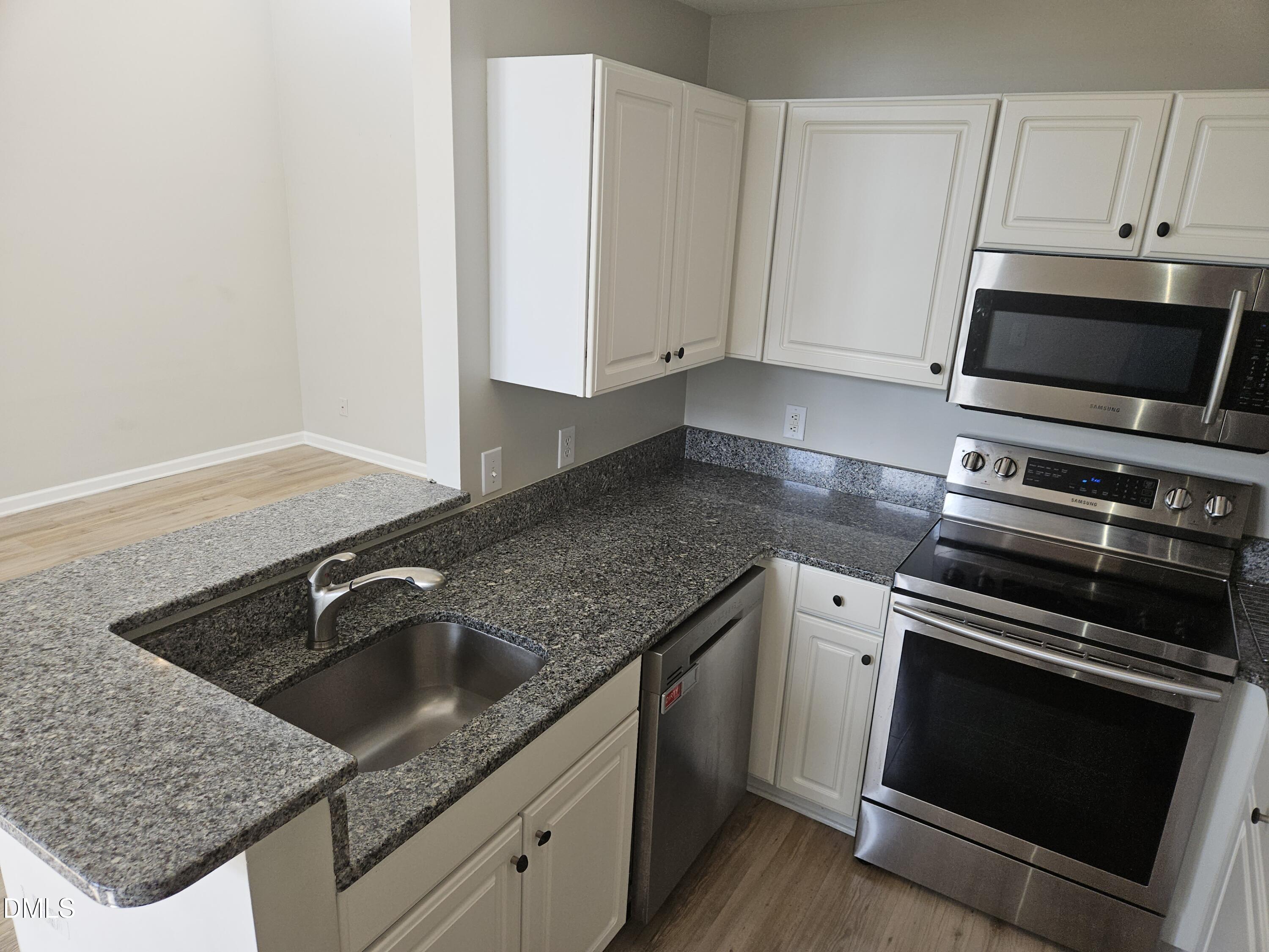 320 W Martin Street 204 Property Photo 5