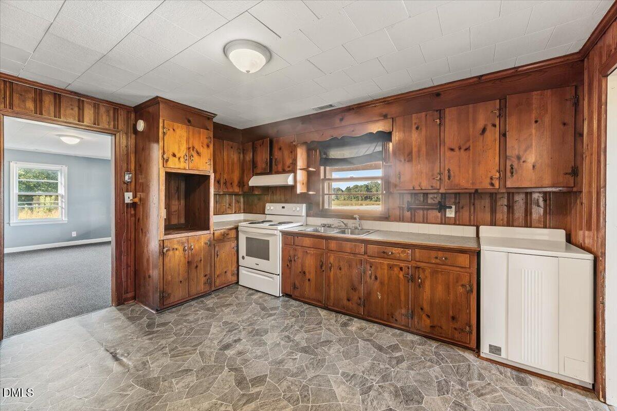 1110 Murphy Road Property Photo 4