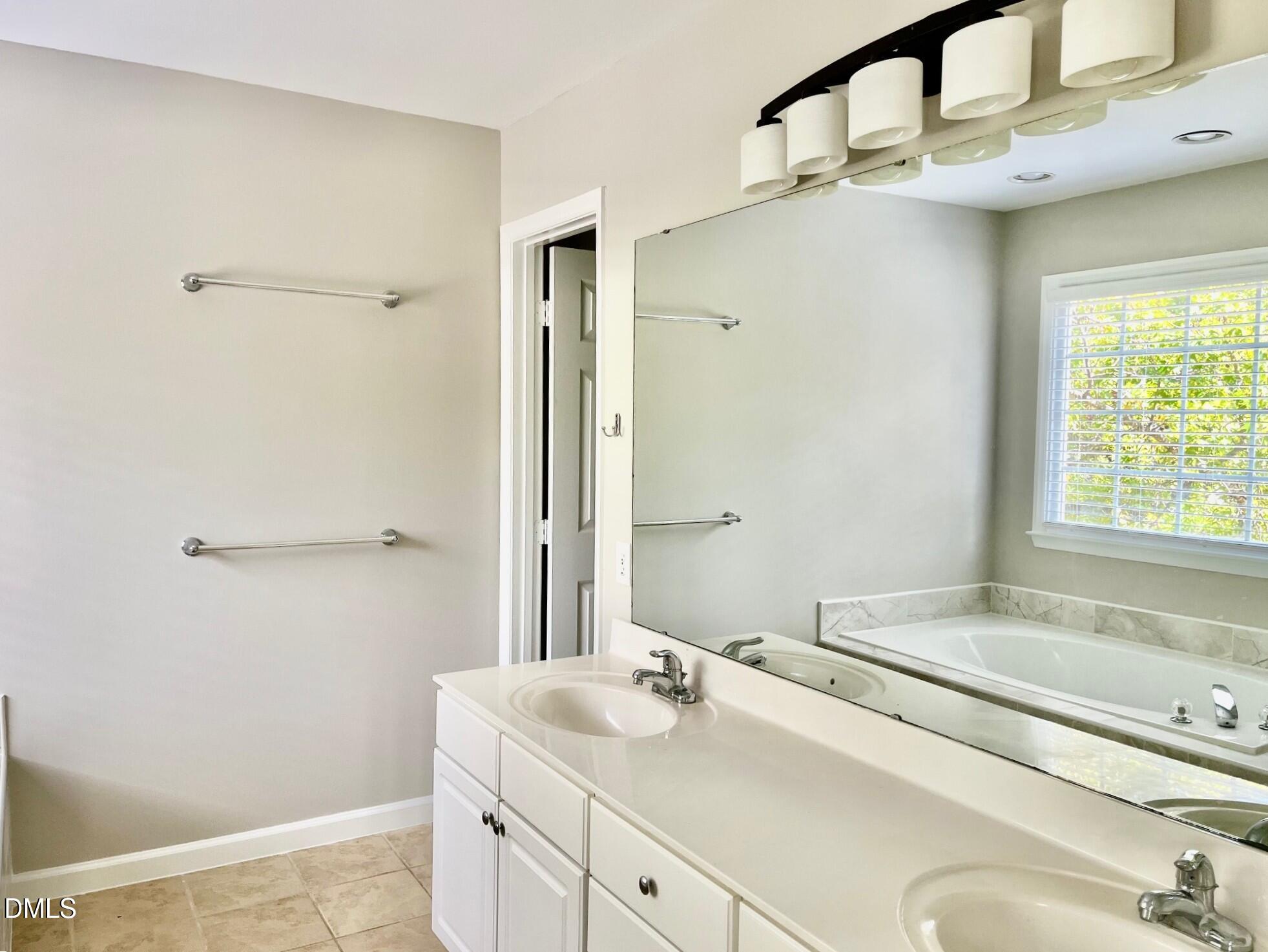 101 Cockleshell Court Property Photo 12