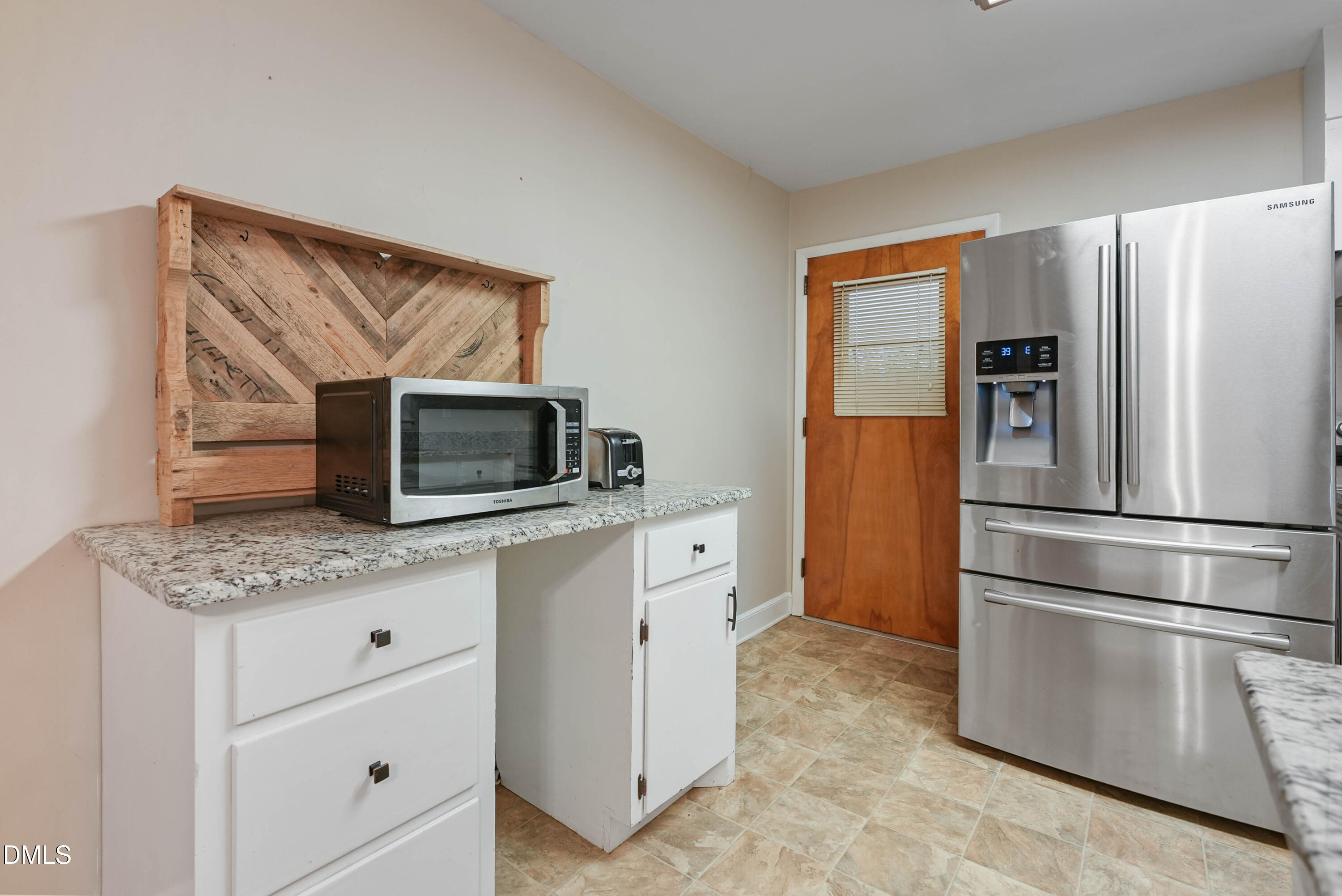 2010 N Shoreline Drive Property Photo 8