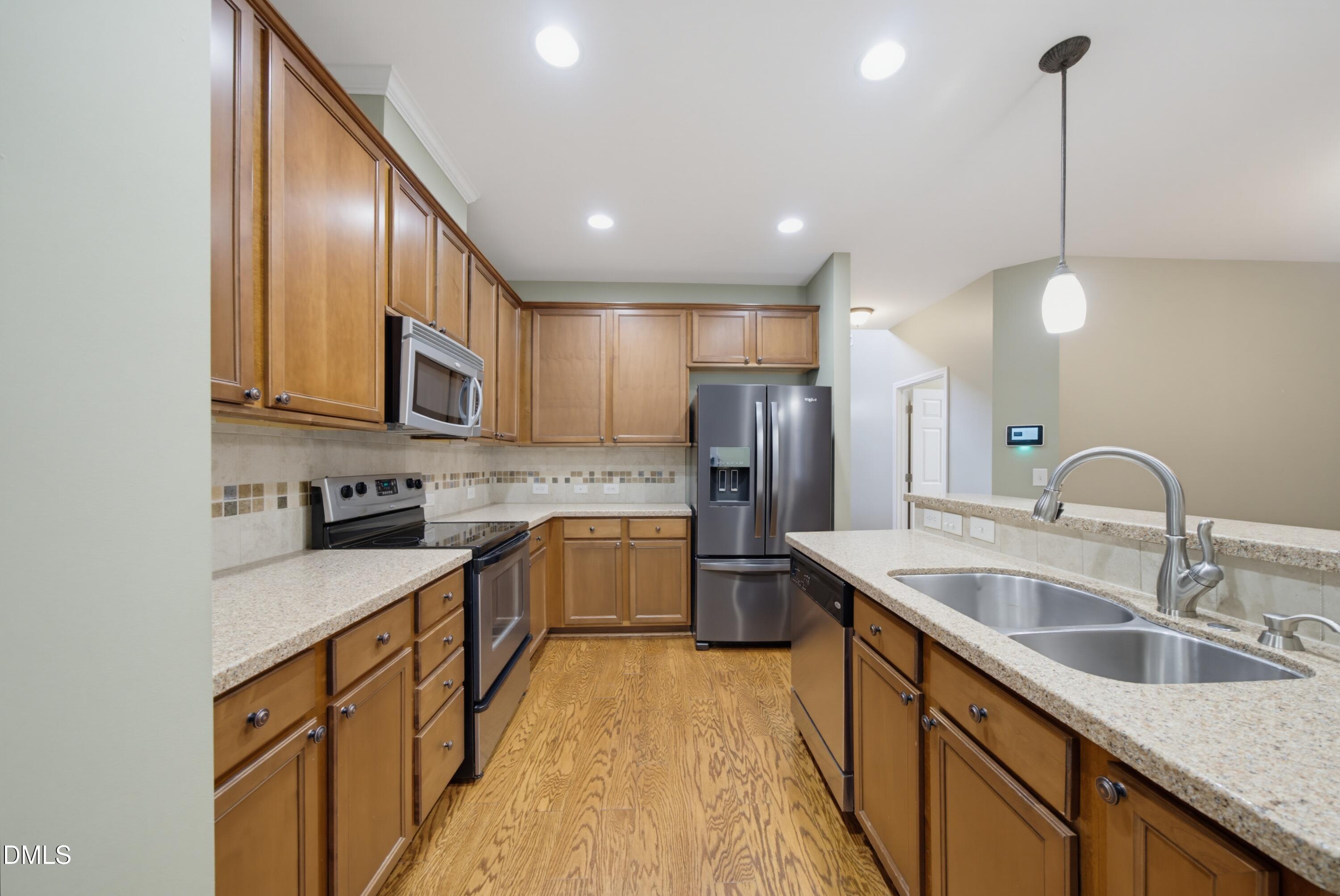 2828 Casona Way Property Photo 4