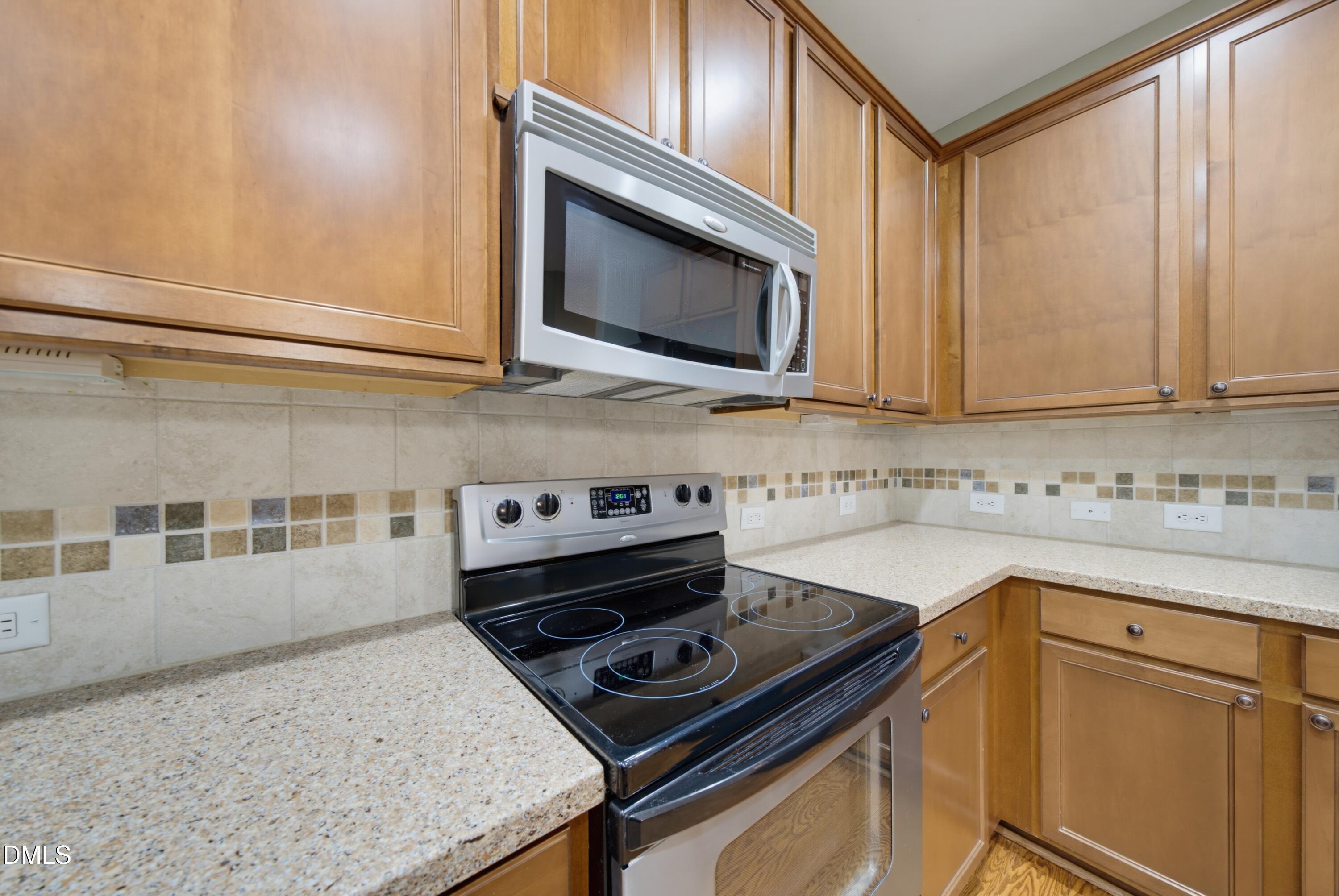 2828 Casona Way Property Photo 18
