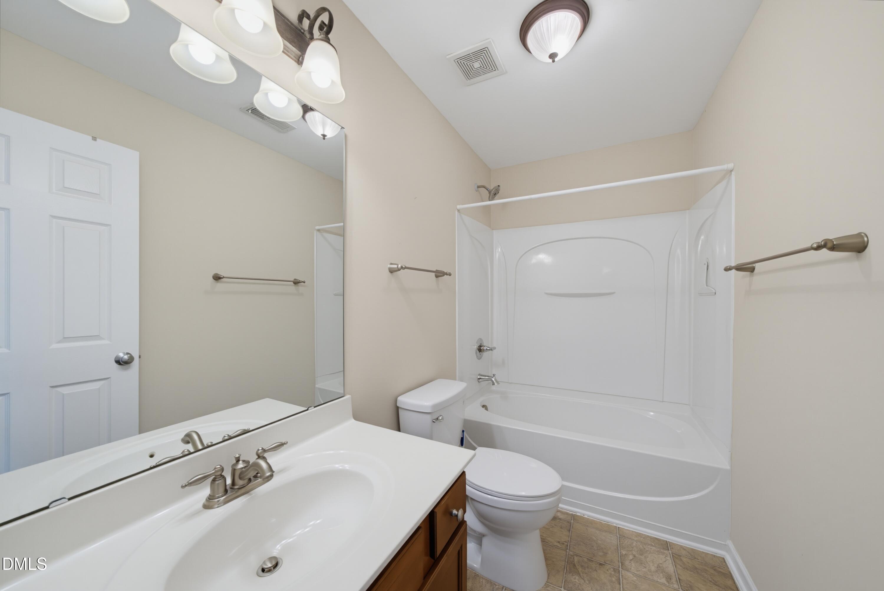 2828 Casona Way Property Photo 33