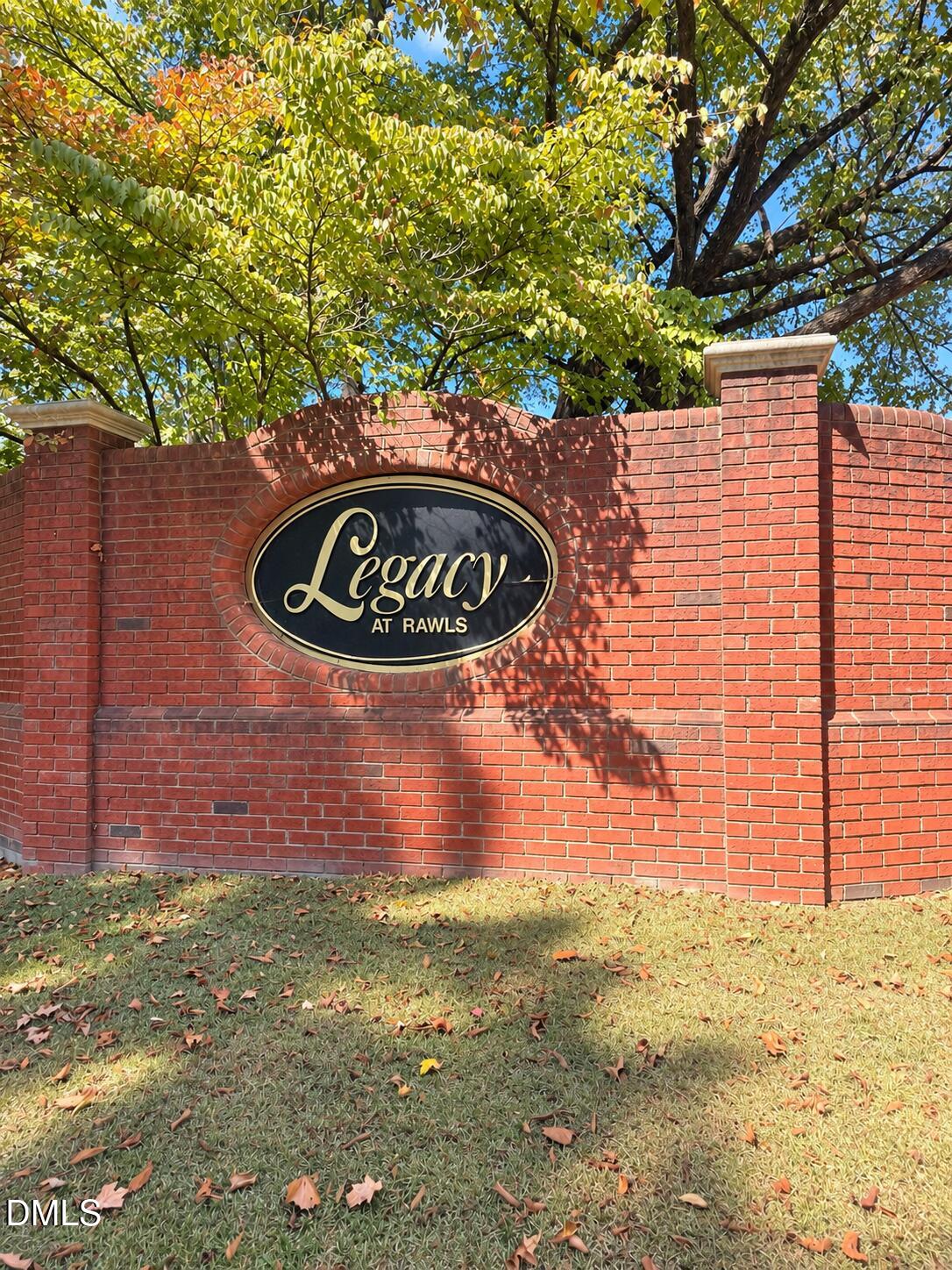 64 Oak Bluff Court Property Photo 6