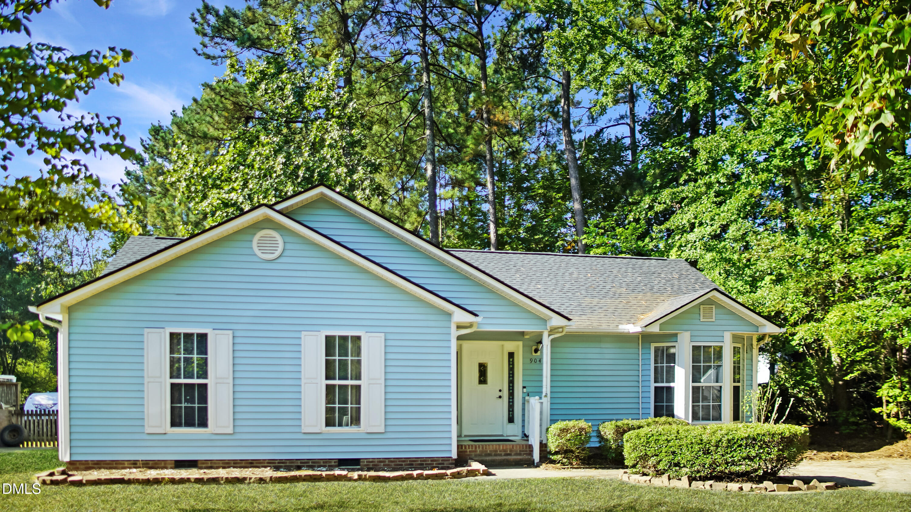 904 Oakwater Drive Property Photo 1