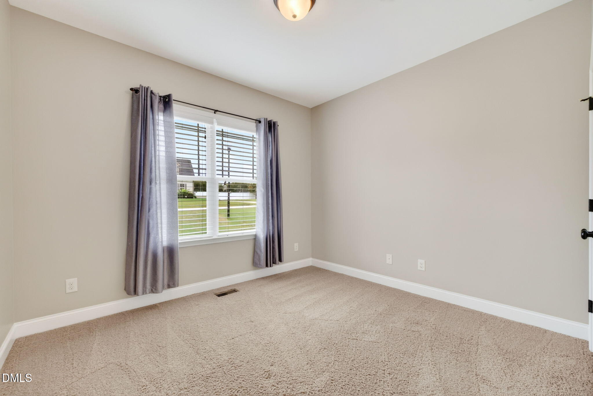 198 Carriage Creek Drive Property Photo 17