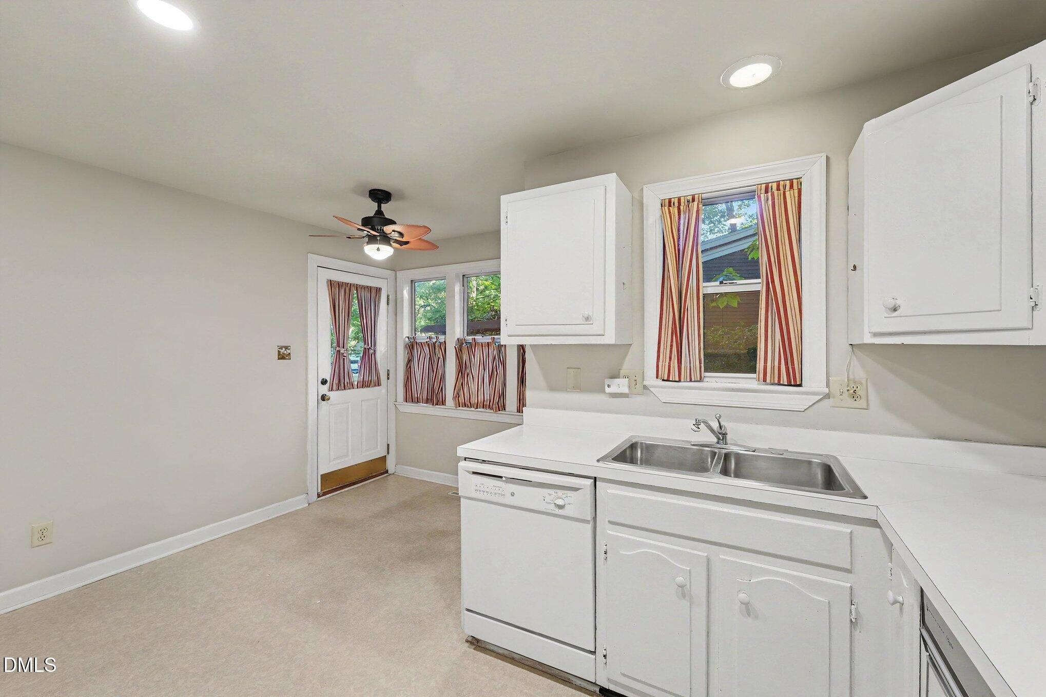 5830 Sentinel Drive Property Photo 11
