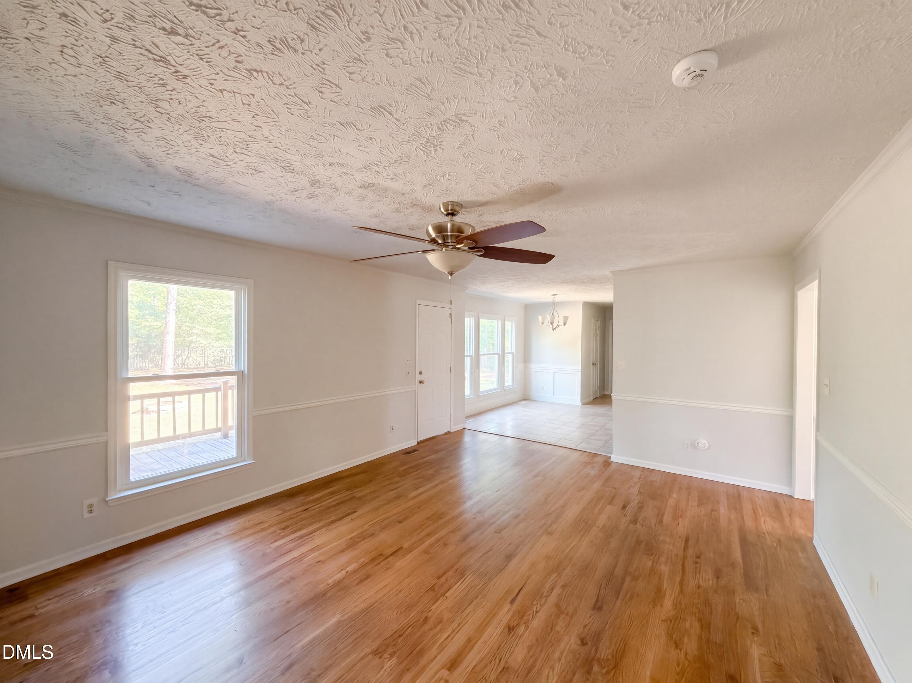 1512 Redbud Drive Property Photo 2