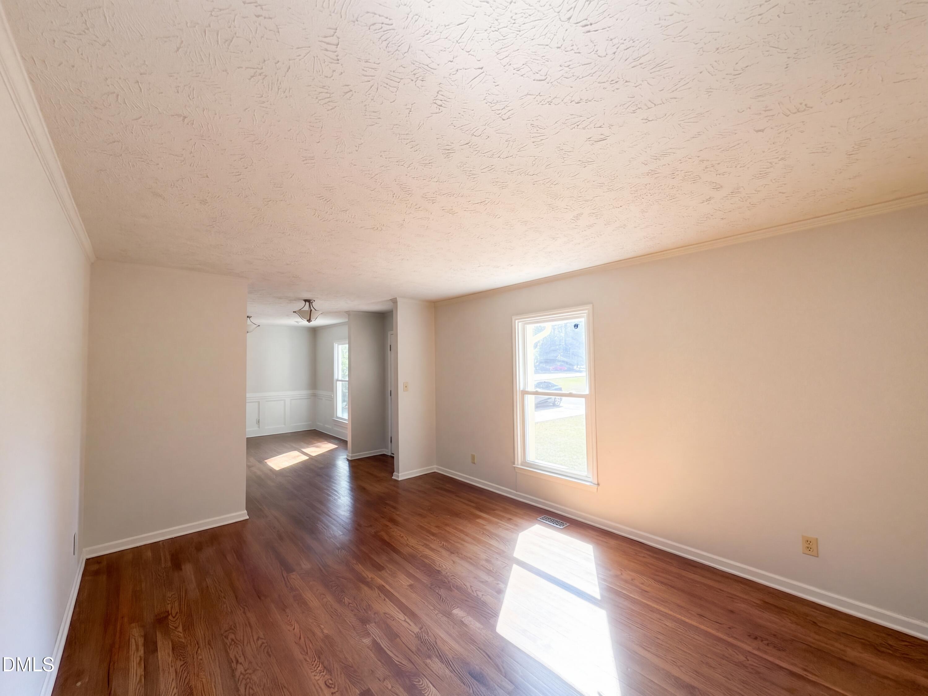 1512 Redbud Drive Property Photo 4