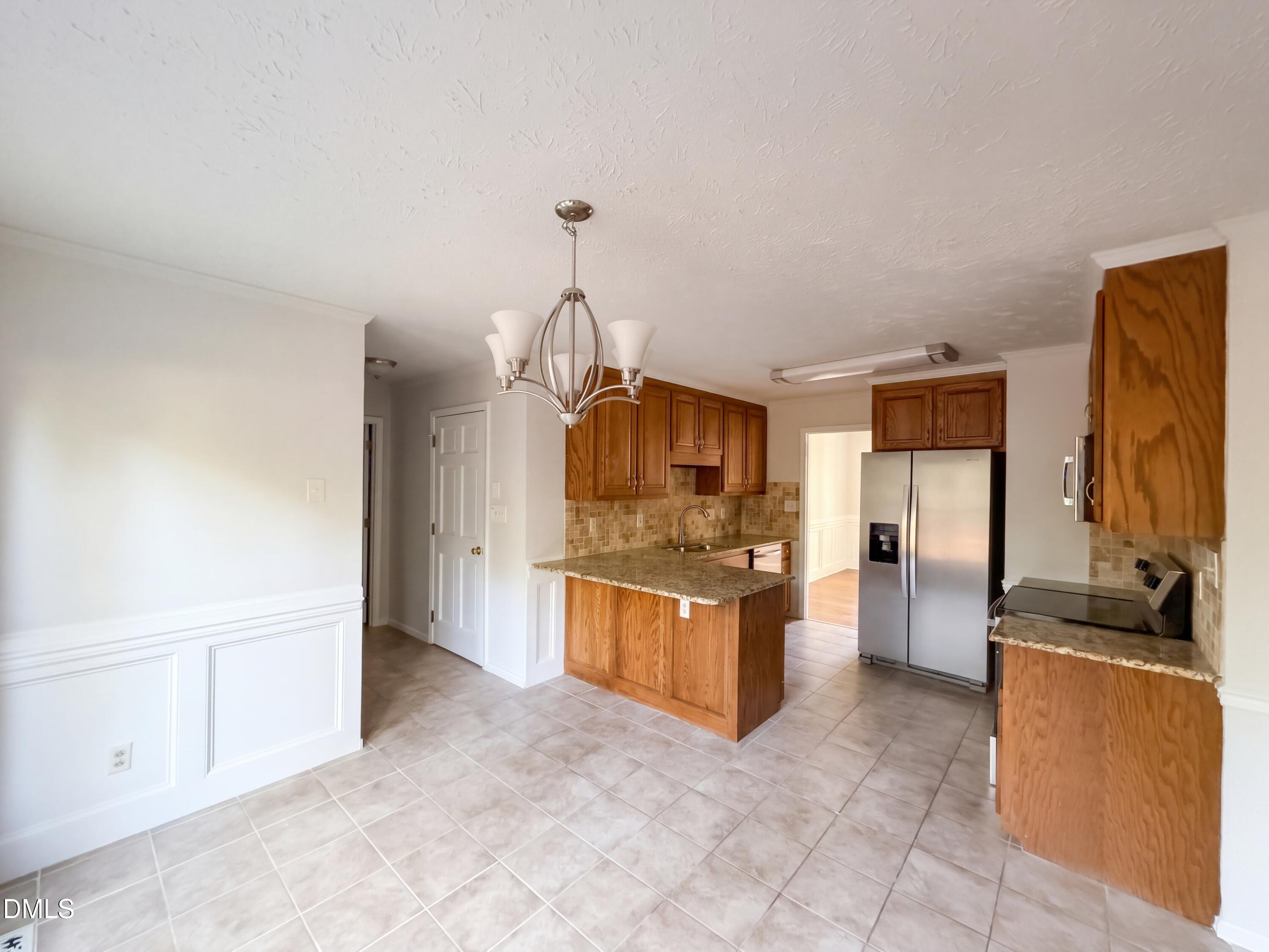 1512 Redbud Drive Property Photo 6