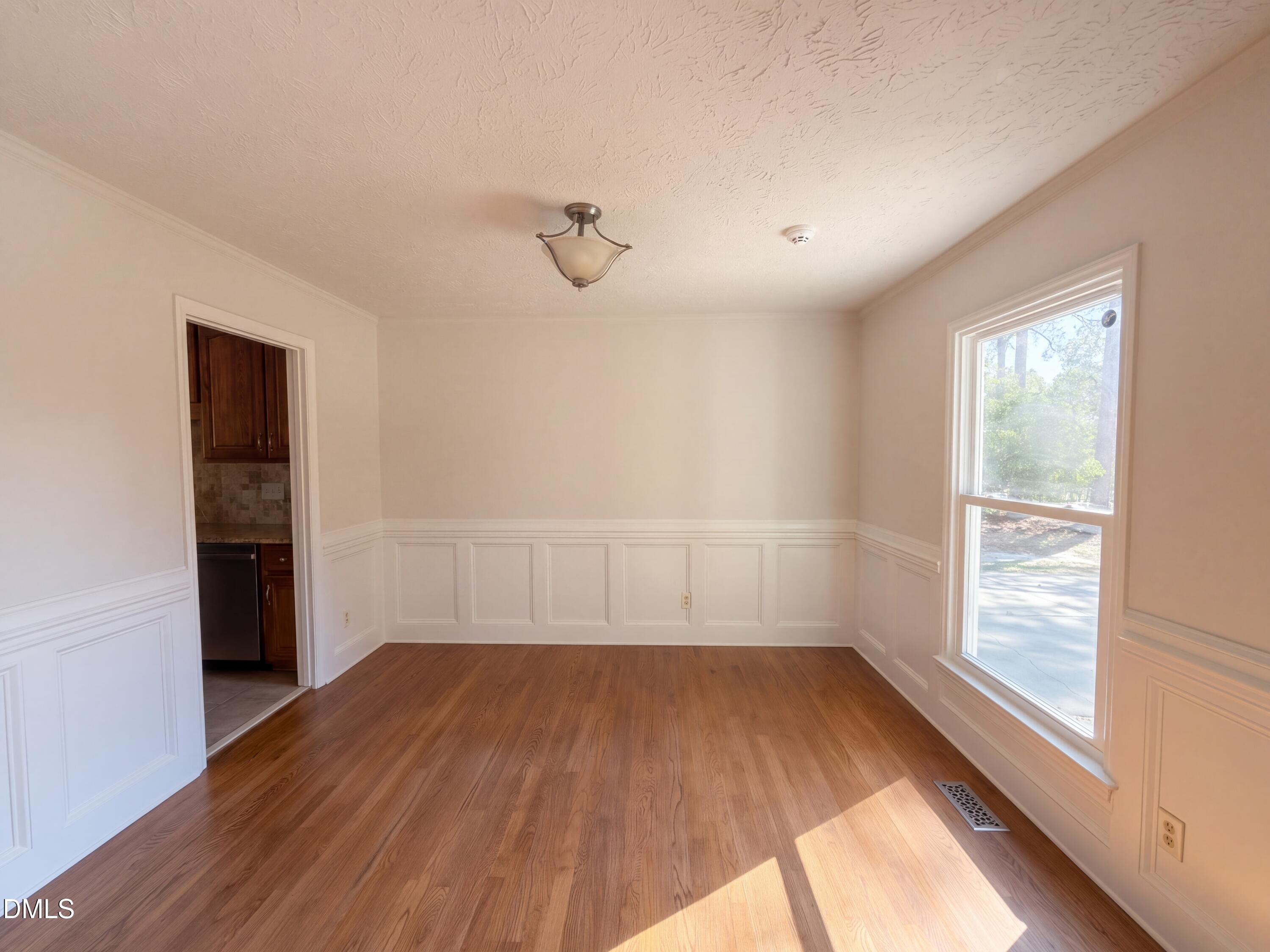 1512 Redbud Drive Property Photo 8