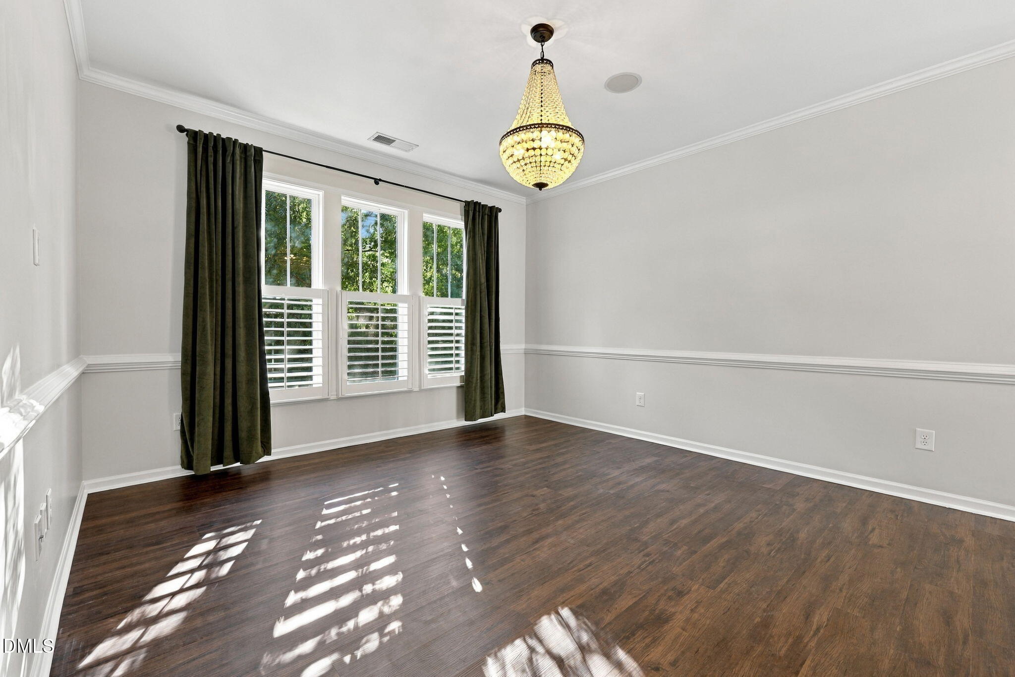1513 Fullerton Place Property Photo 9