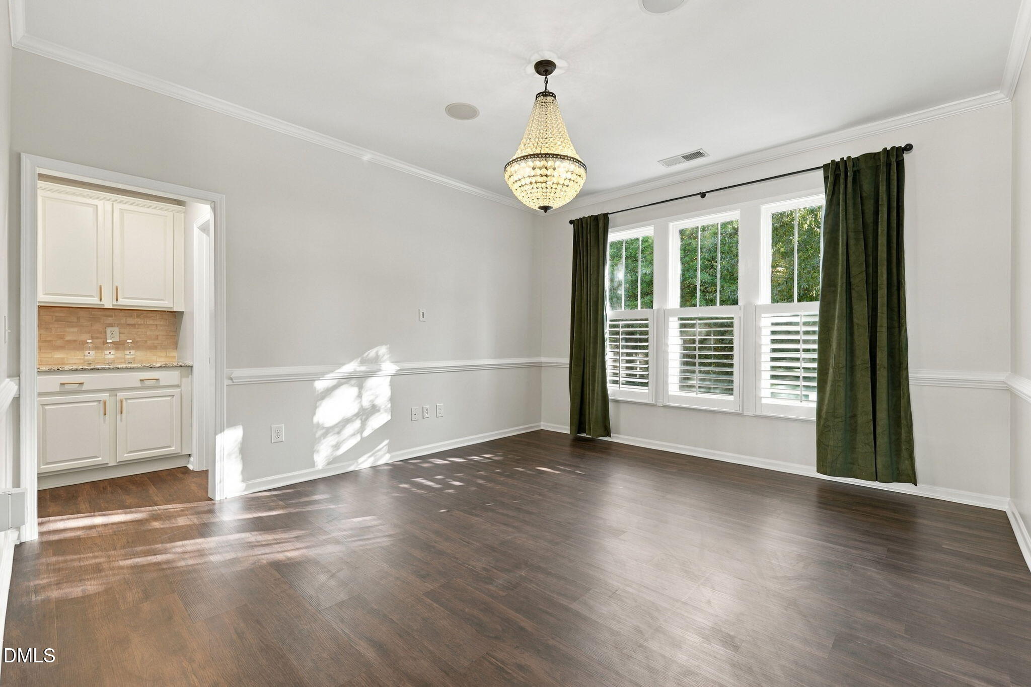 1513 Fullerton Place Property Photo 10