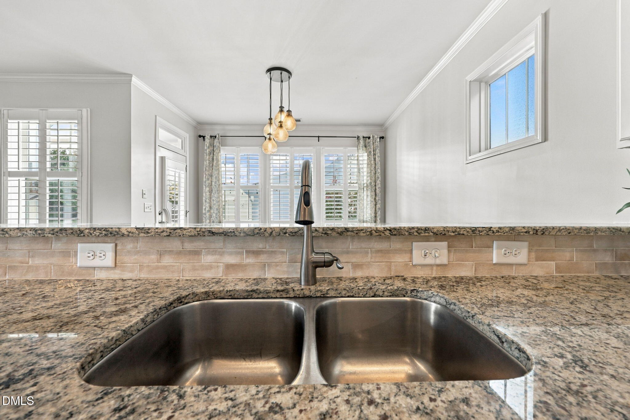 1513 Fullerton Place Property Photo 14