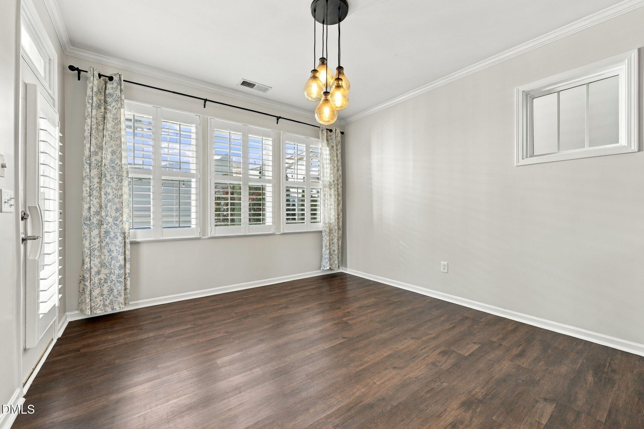 1513 Fullerton Place Property Photo 15