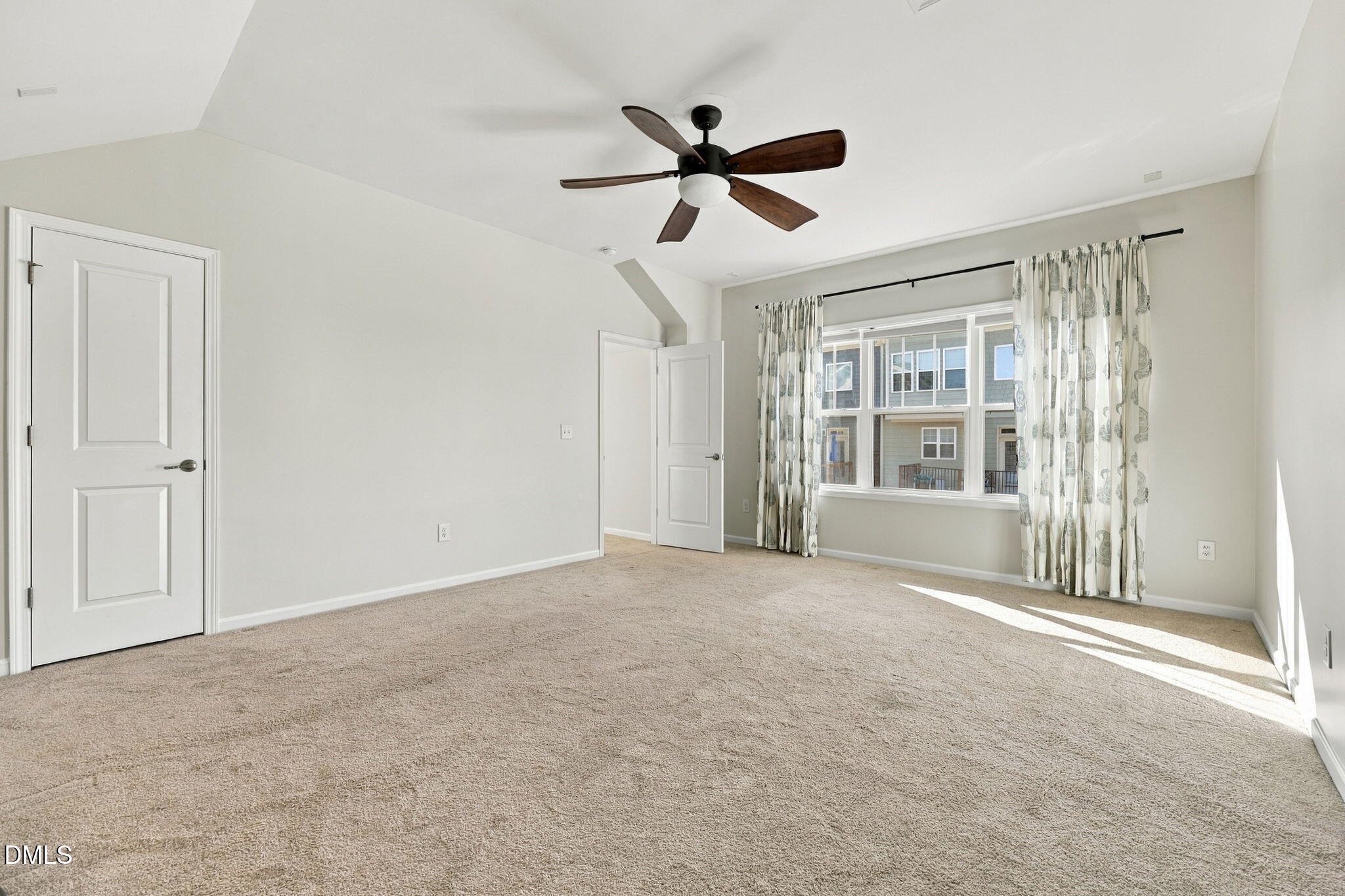 1513 Fullerton Place Property Photo 37