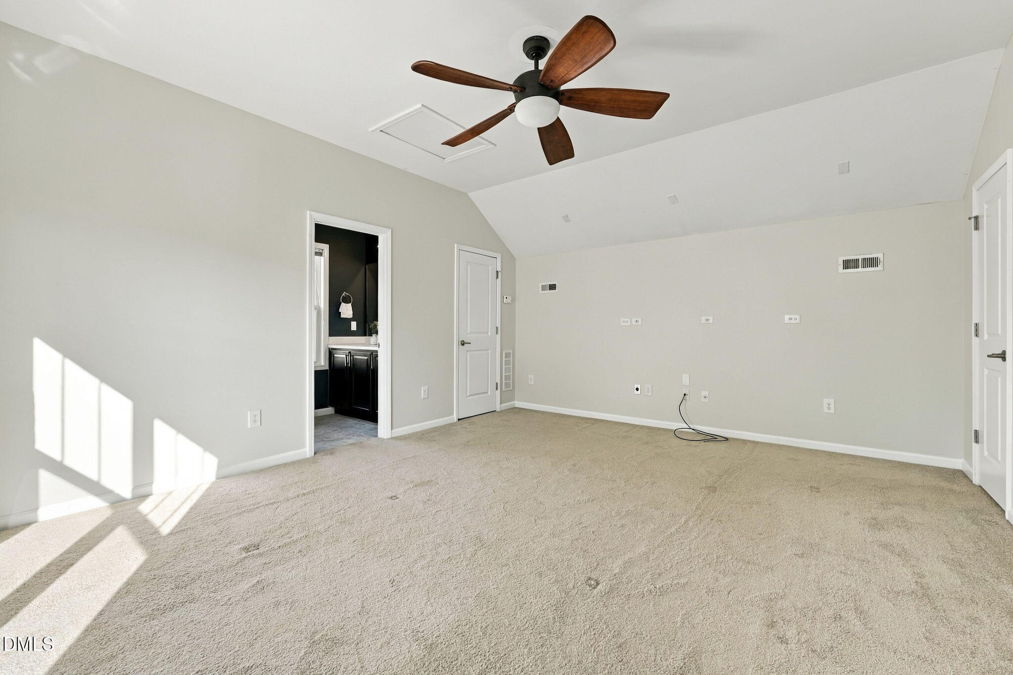 1513 Fullerton Place Property Photo 38