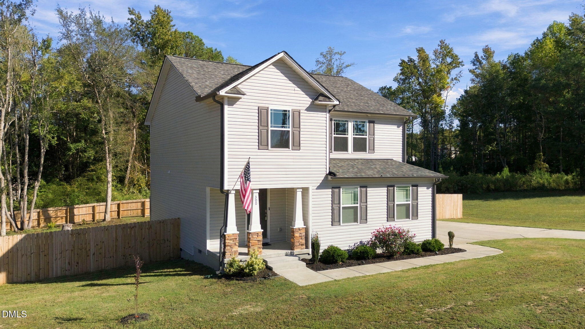 300 Starry Sky Drive Property Photo 4