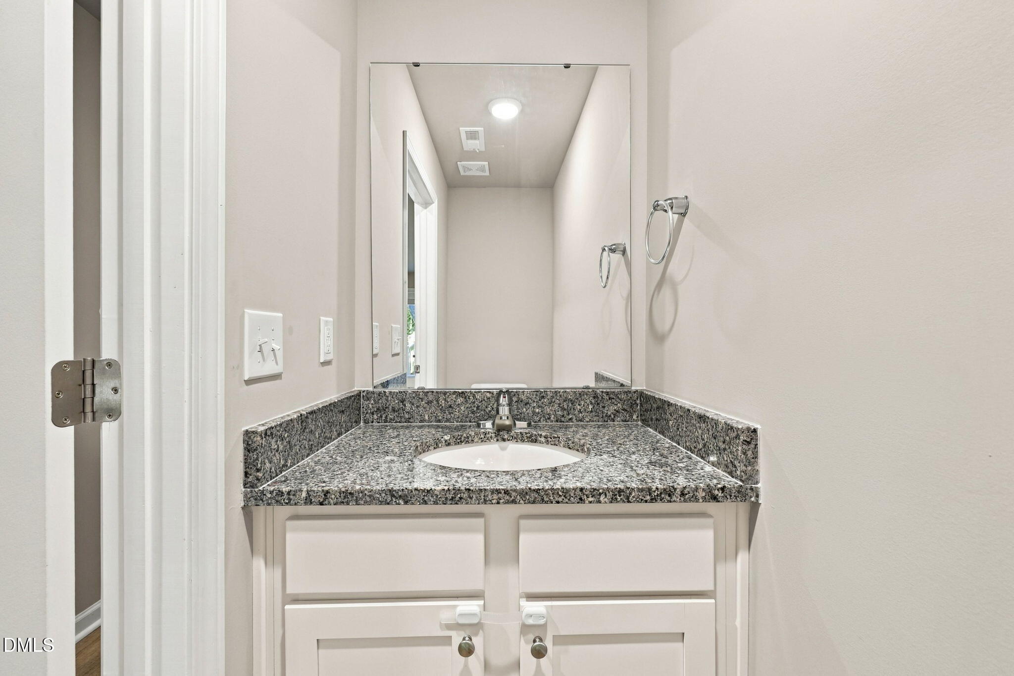 300 Starry Sky Drive Property Photo 23