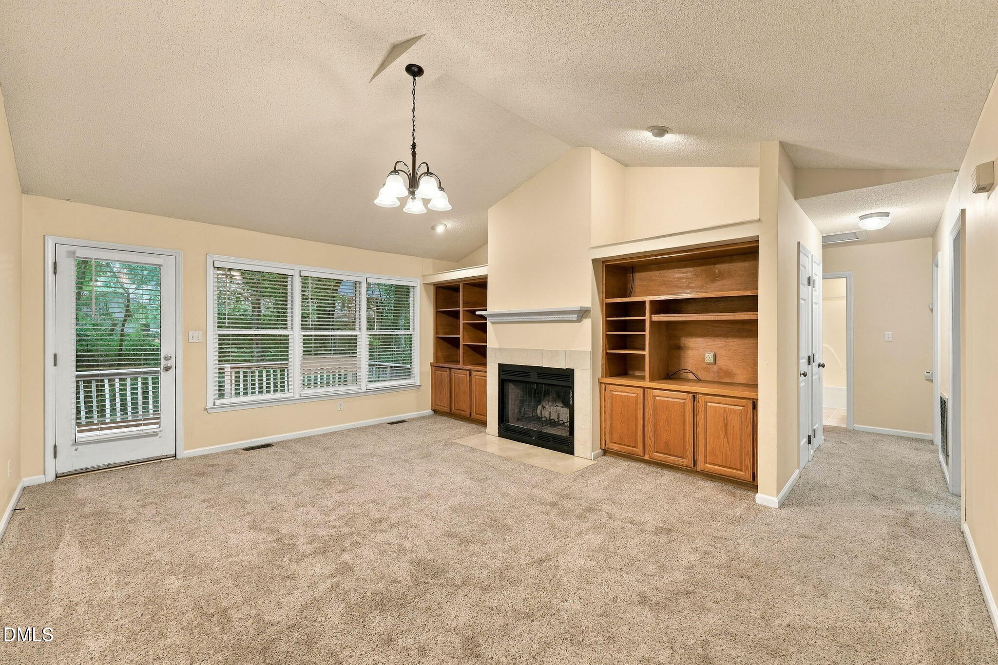 109 Tapestry Terrace Property Photo 7