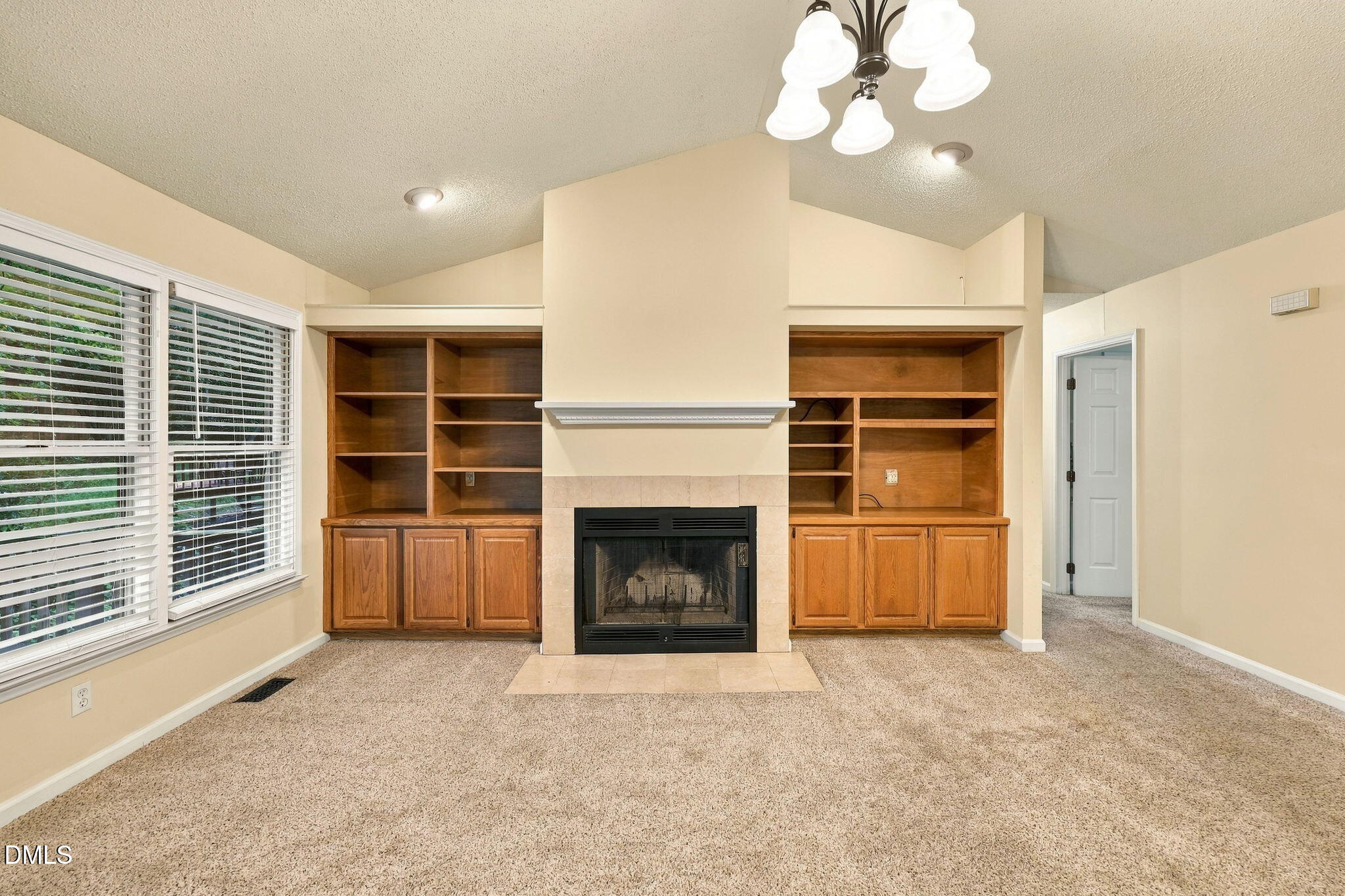 109 Tapestry Terrace Property Photo 8