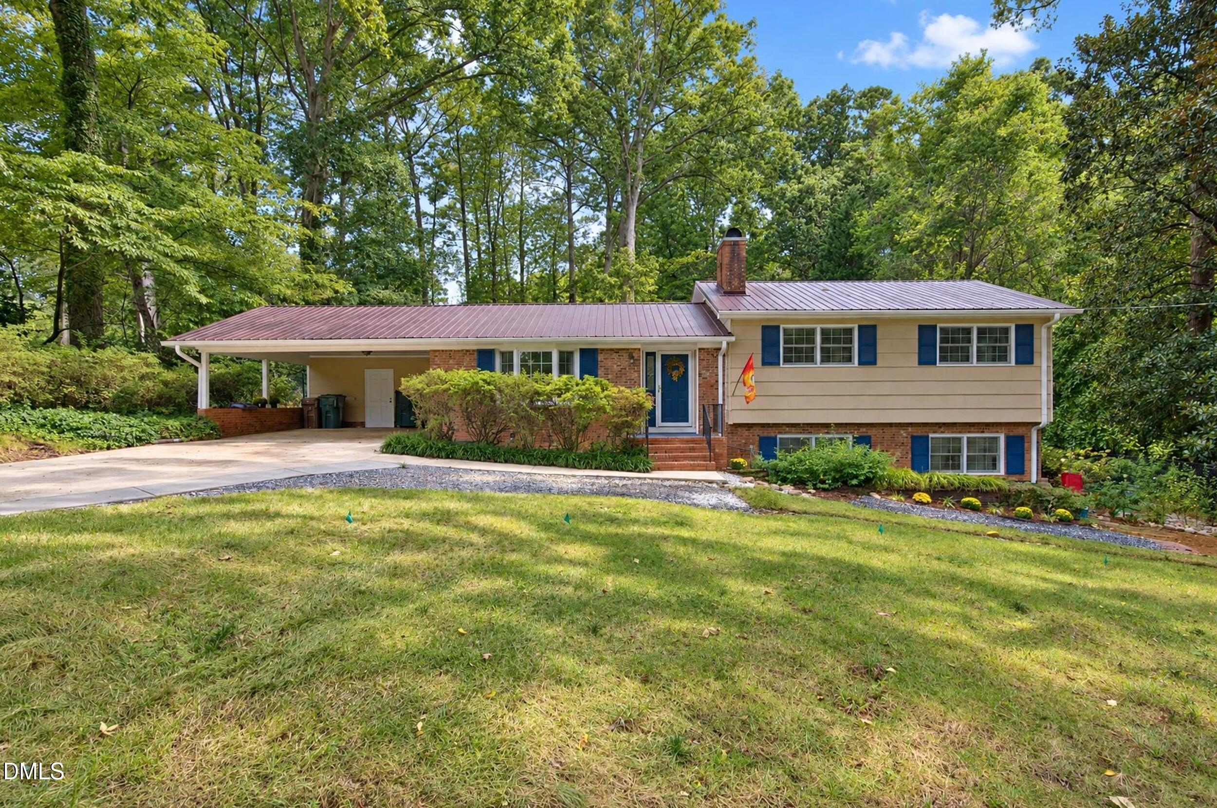 1302 Kingston Ridge Road Property Photo 1