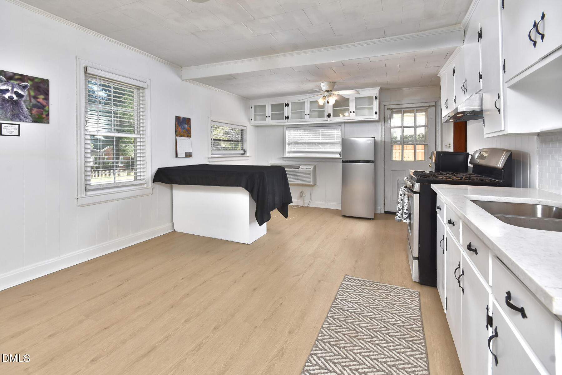 2907 Broad Street Property Photo 9