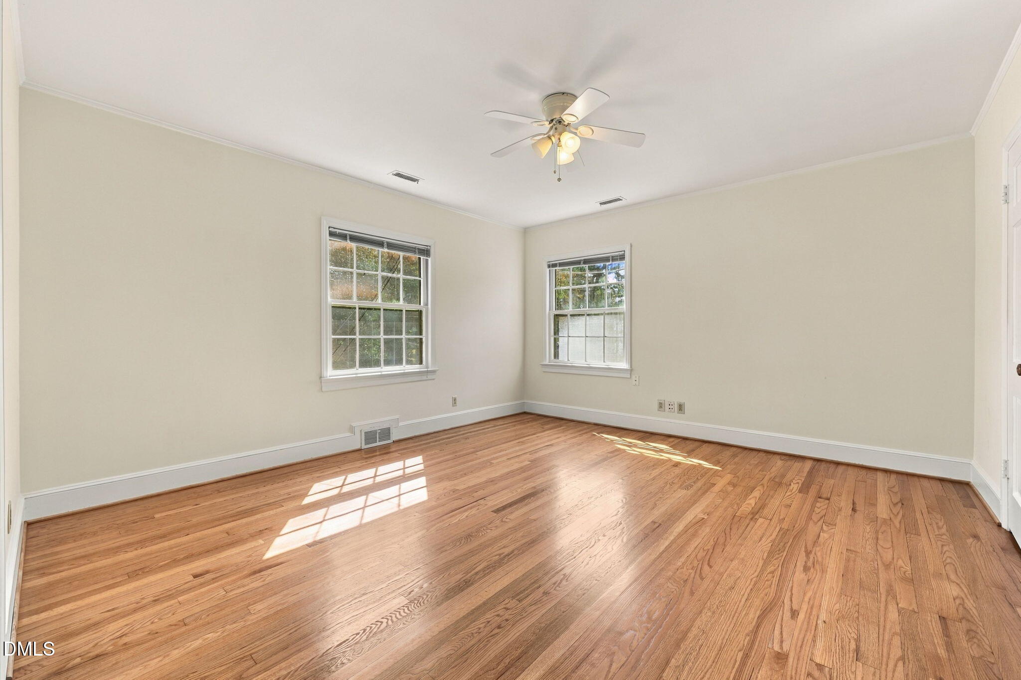 817 S Vermont Street Property Photo 28