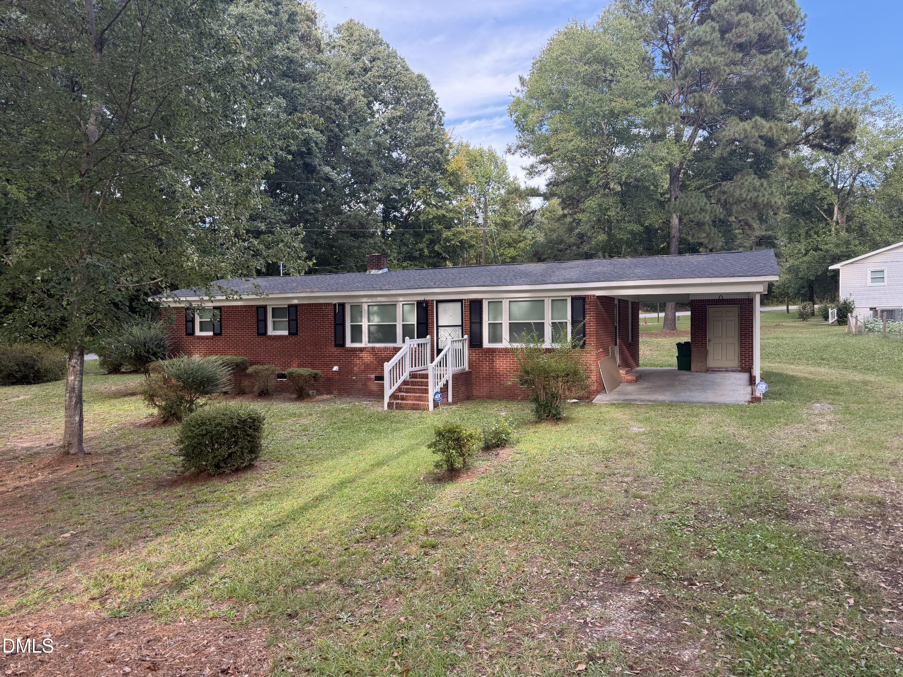 715 E River Road Property Photo 1