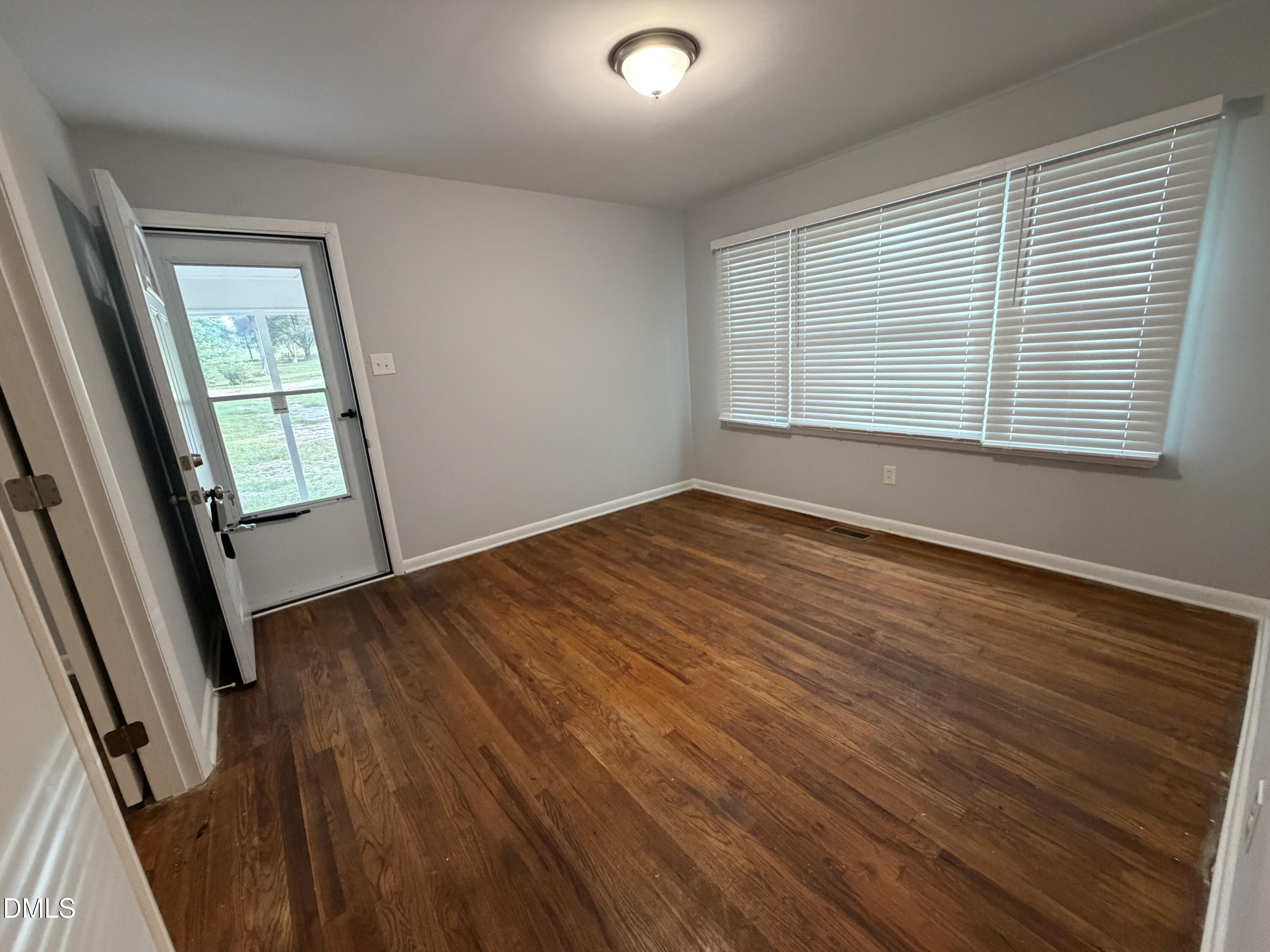 715 E River Road Property Photo 6