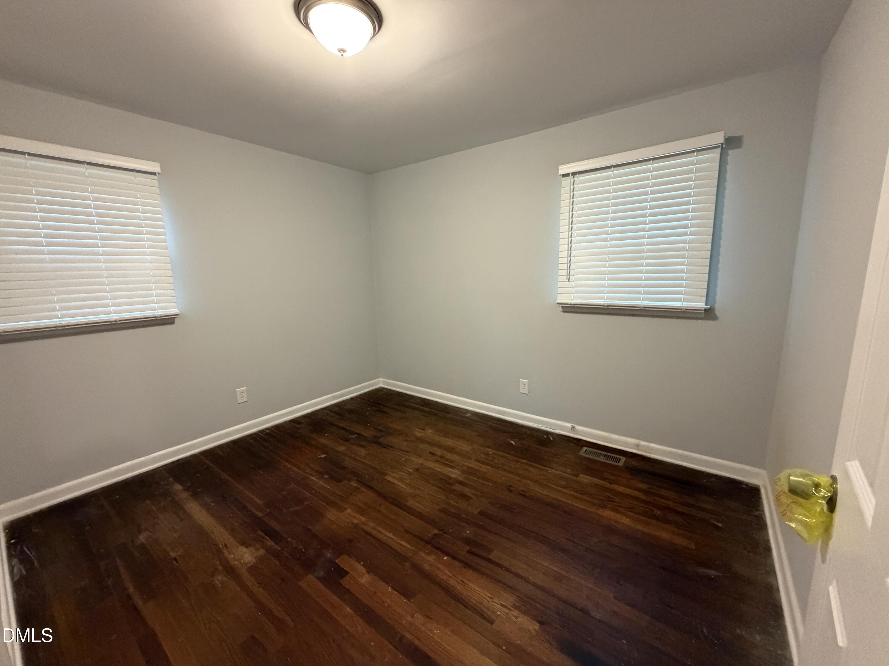 715 E River Road Property Photo 11