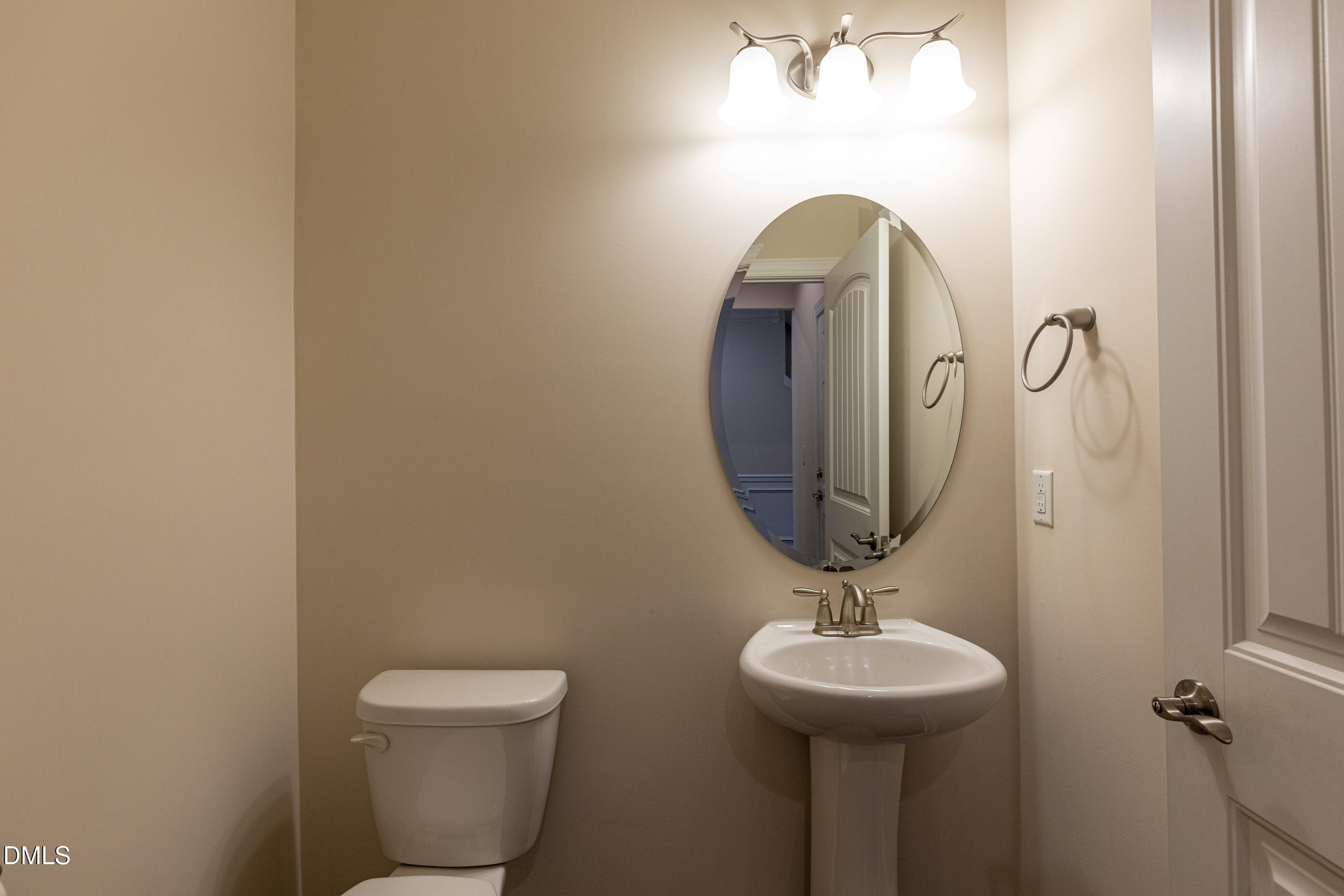 409 Daylin Drive Property Photo 10