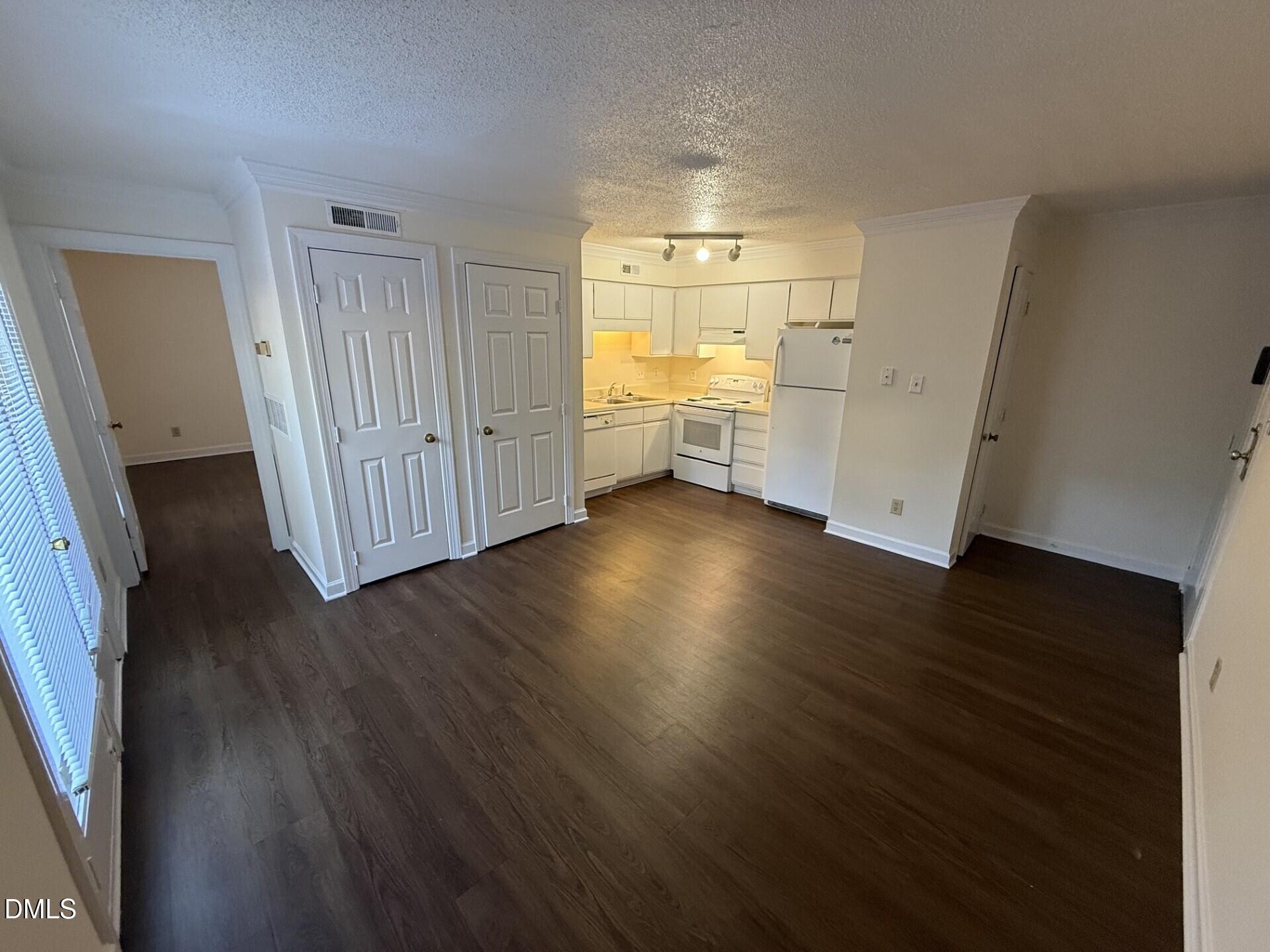 3605 Helix Court 101 Property Photo 2