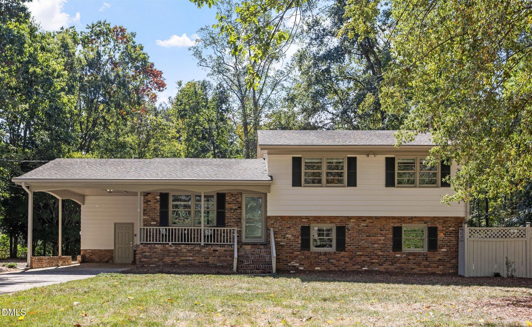 8208 Hillside Drive Property Photo 2