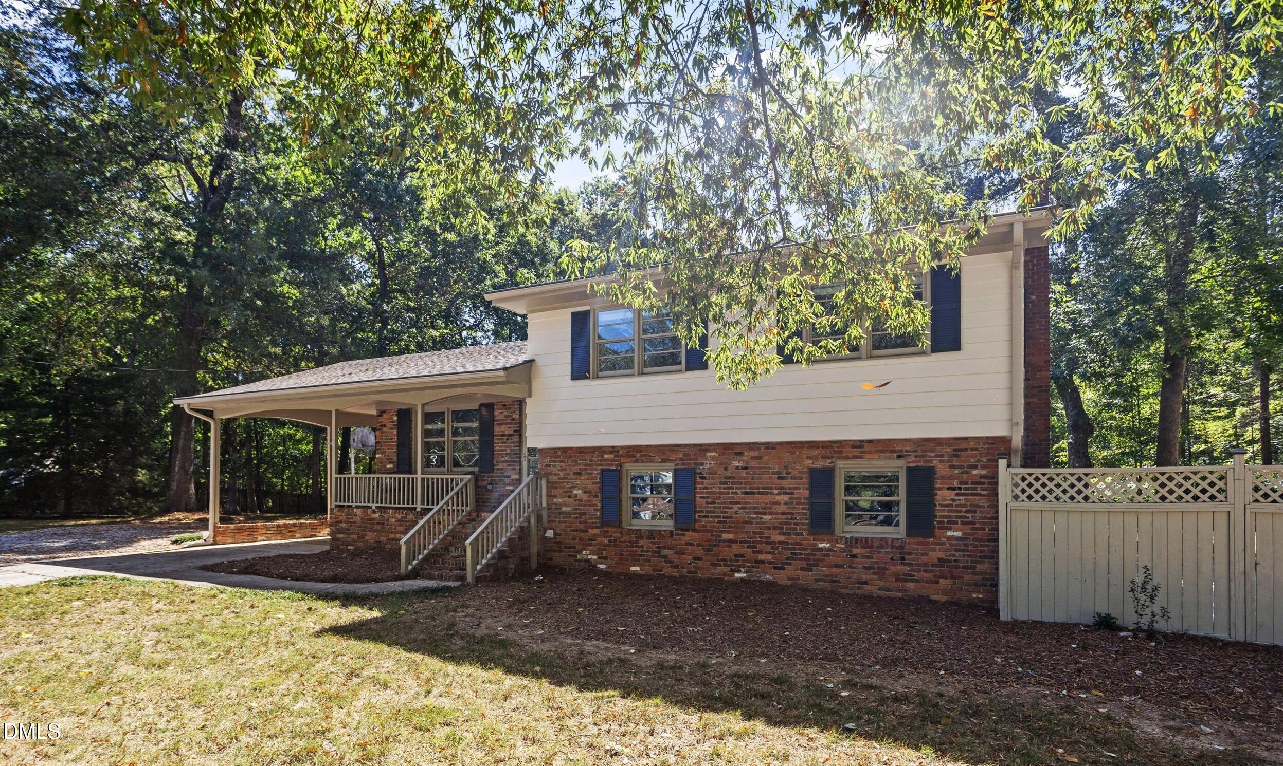 8208 Hillside Drive Property Photo 3