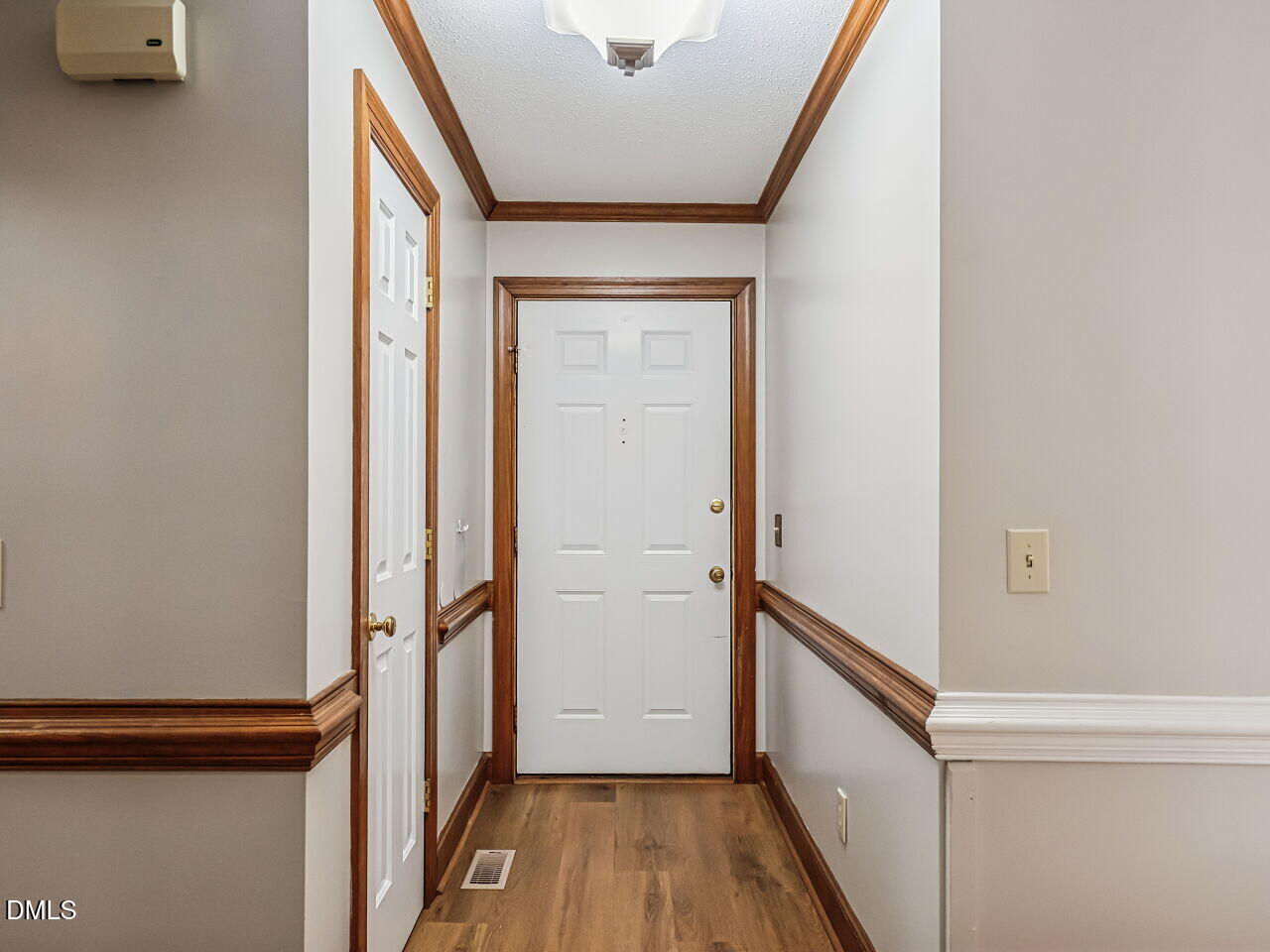 512 Olde Towne Drive Property Photo 5