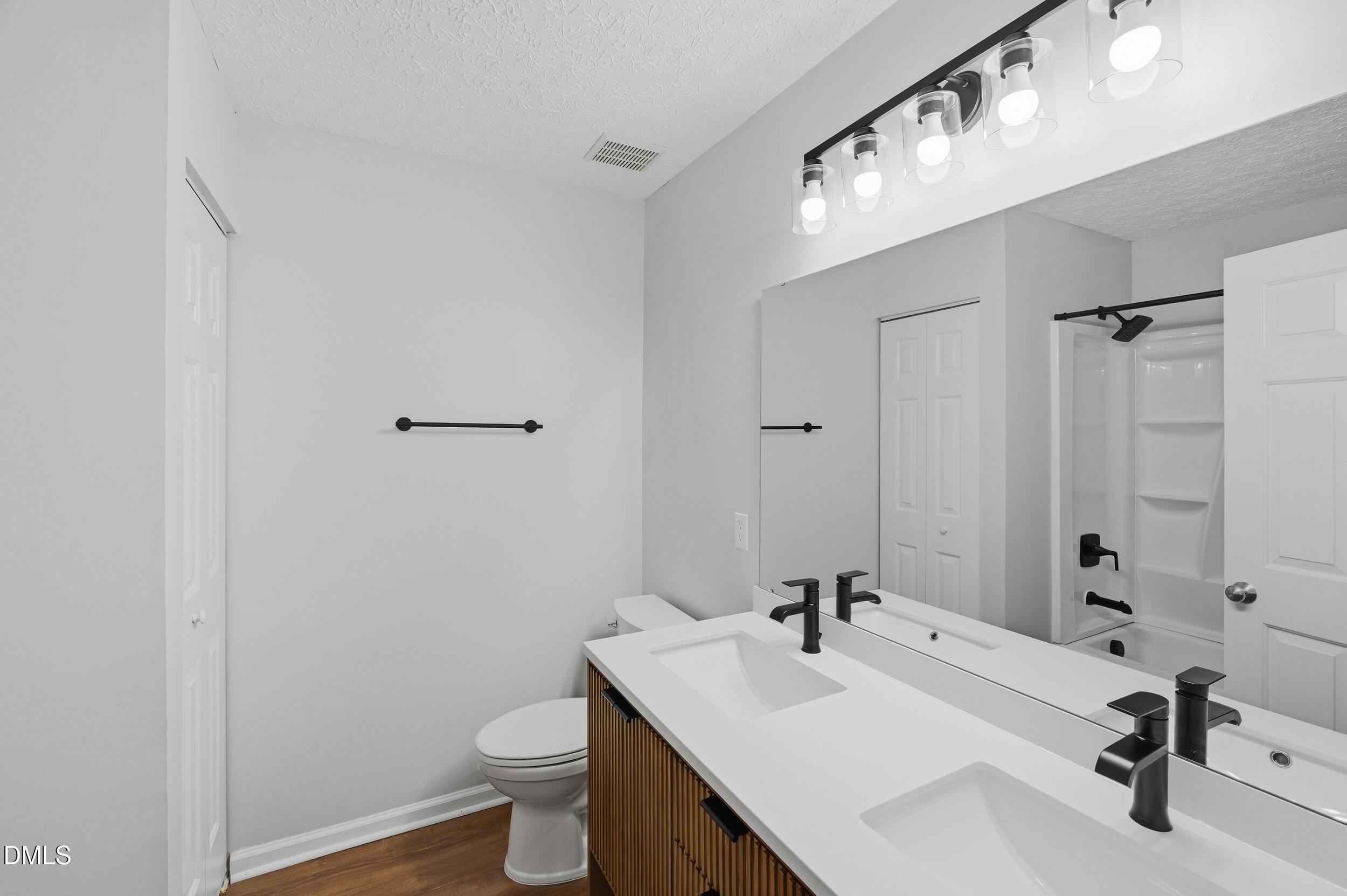 5221 Malik Drive Property Photo 13