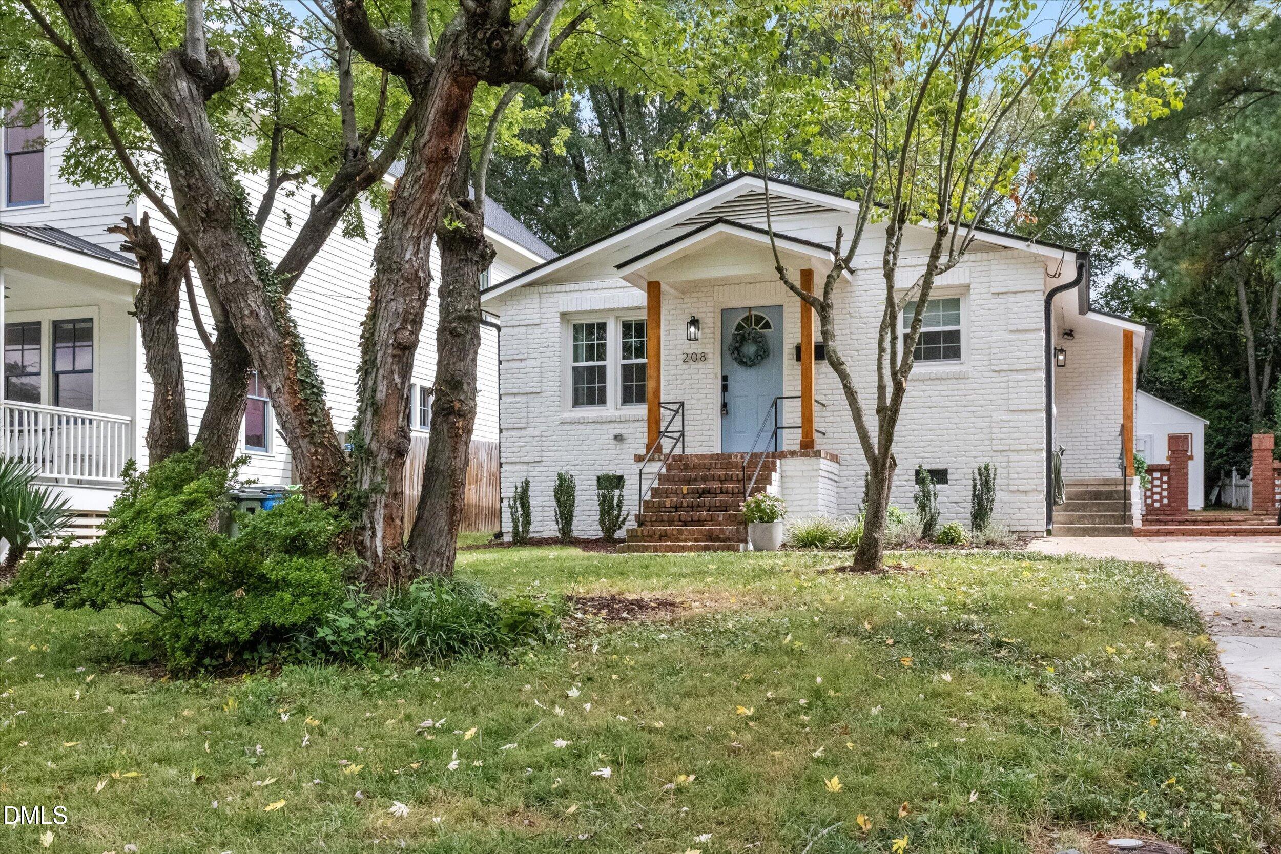 208 N State Street Property Photo 3