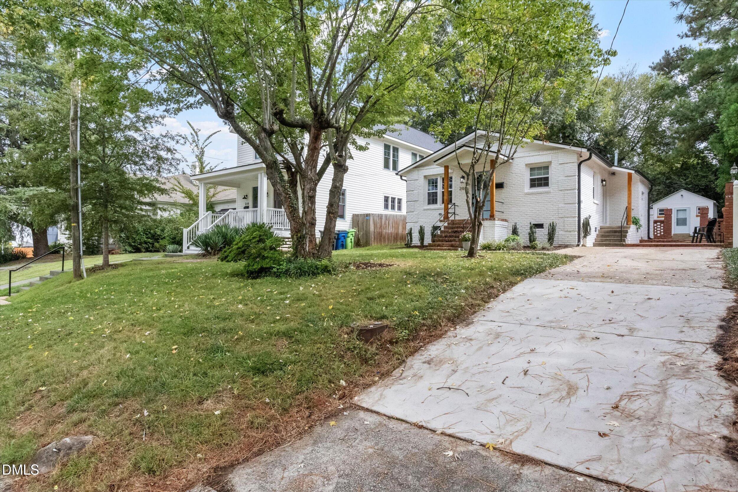 208 N State Street Property Photo 4