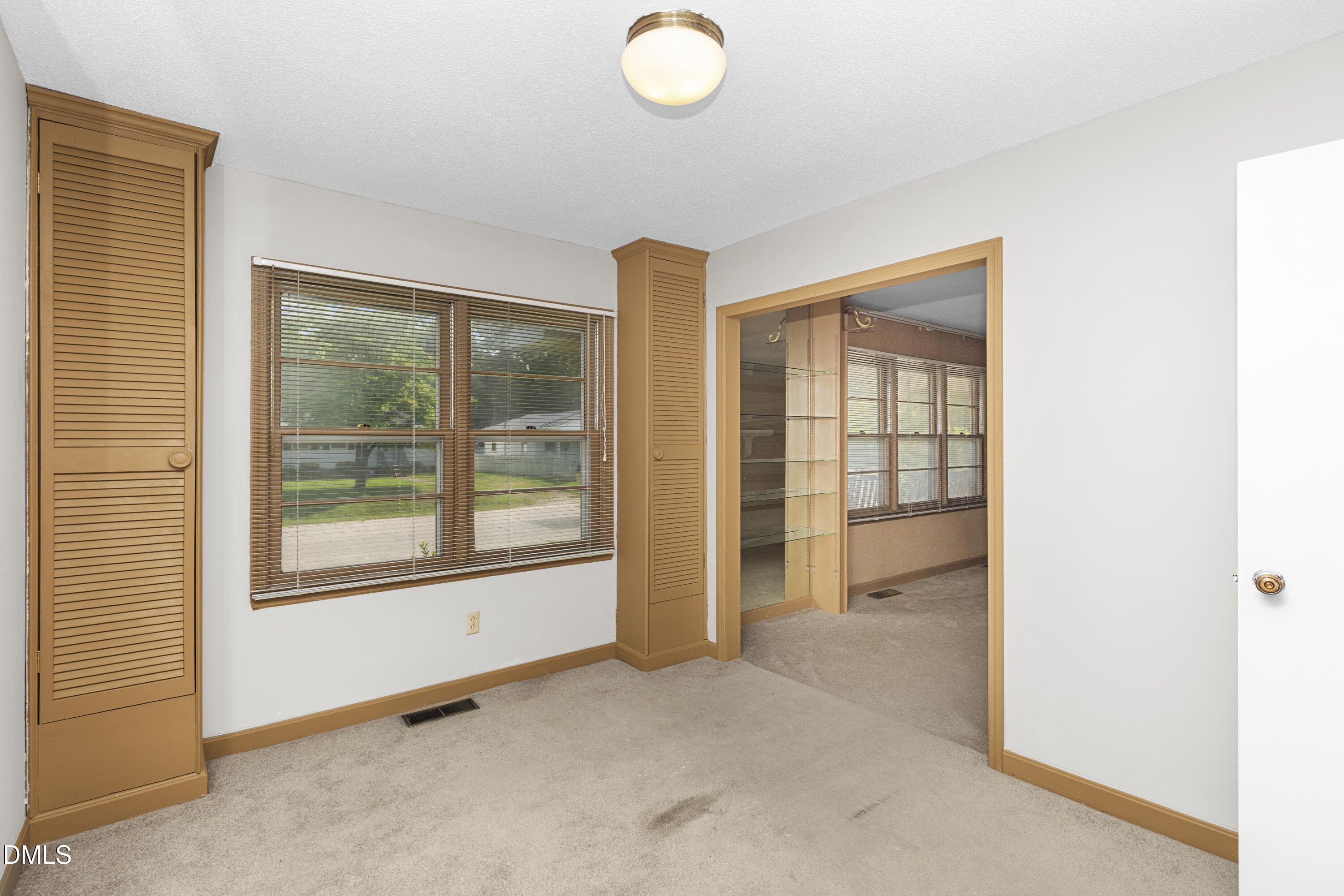 700 E Harnett Street Property Photo 8