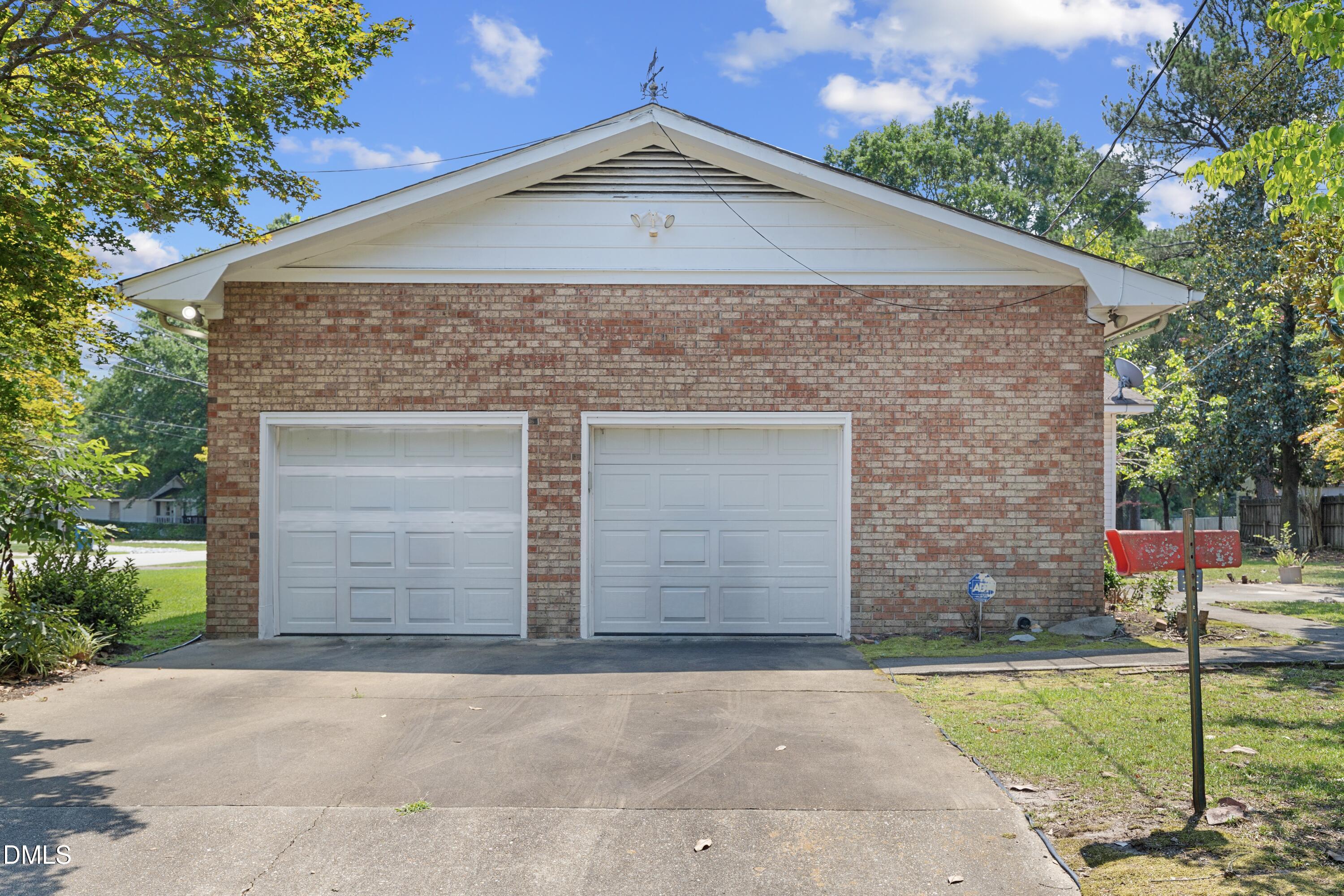 700 E Harnett Street Property Photo 46