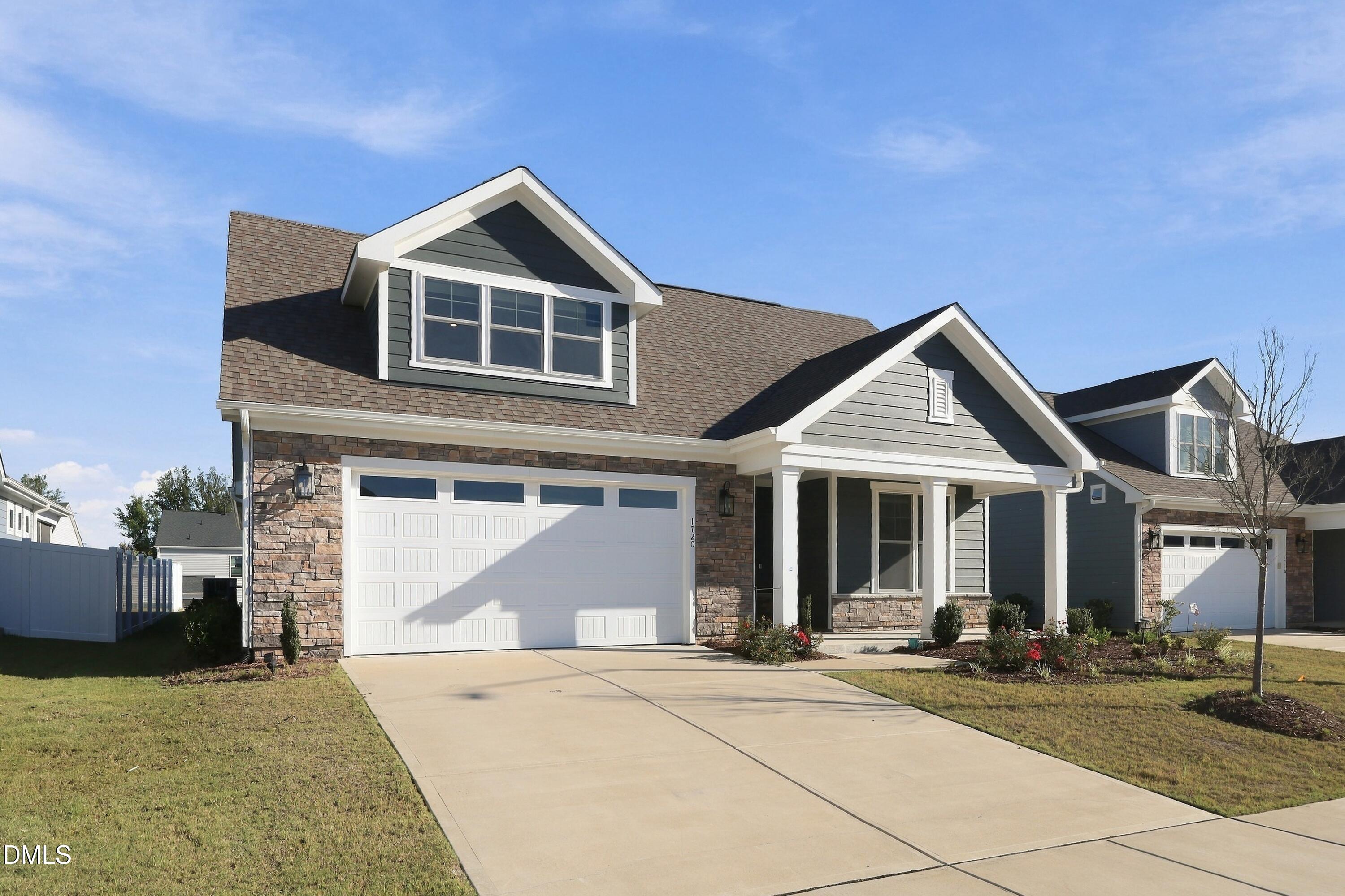 1720 Pinecliff Court Property Photo 3