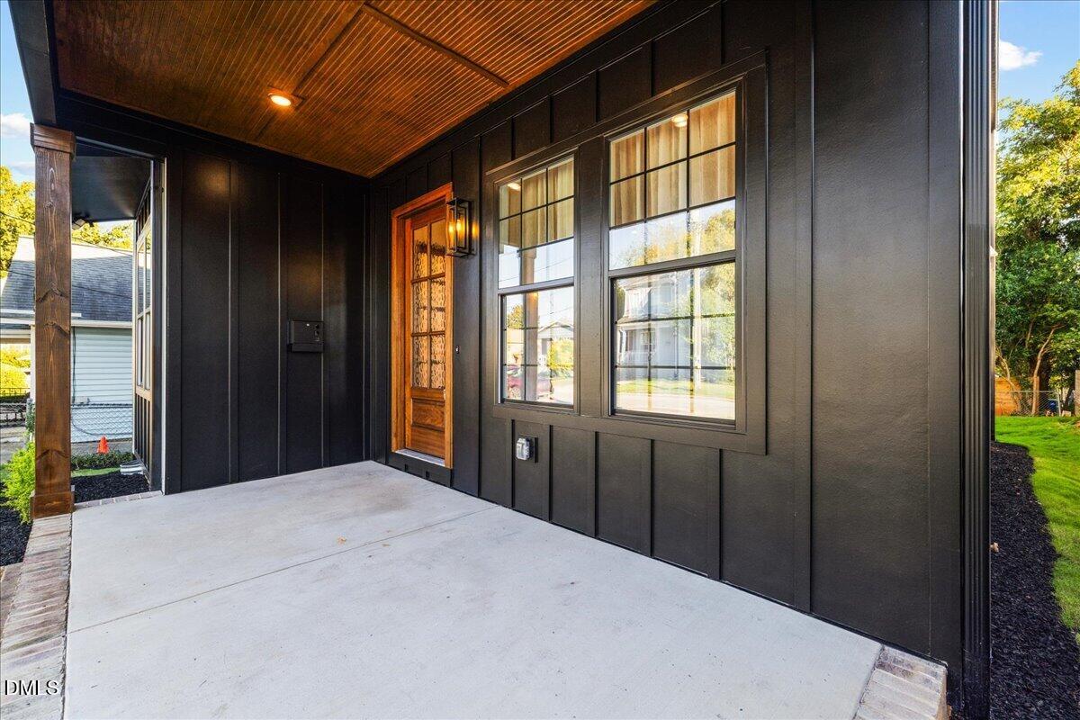 1512 E Jones Street Property Photo 8